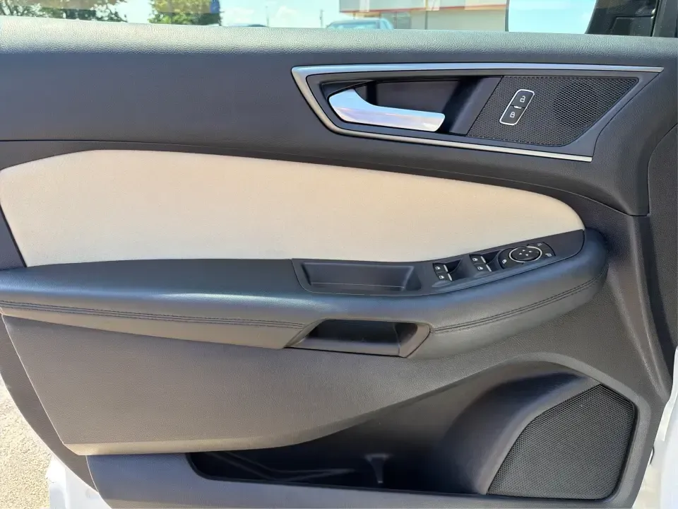 2019 Ford Edge SE FWD (2FMPK3G9XKB) with an 2.0L L4 DOHC 16V engine, 6-Speed Automatic transmission, located at 880 E. National Road, Vandalia, OH, 45377, (937) 908-9800, 39.891918, -84.183594 - Need a practical SUV that fits real life in the Miami Valley-school drop-offs, I75 commutes, and weekend runs to the Dayton Art Institute or the National Museum of the U.S. Air Force? This 2019 Ford Edge SE FWD is built for everyday comfort with the space and tech that make family errands and road t- Photo#19