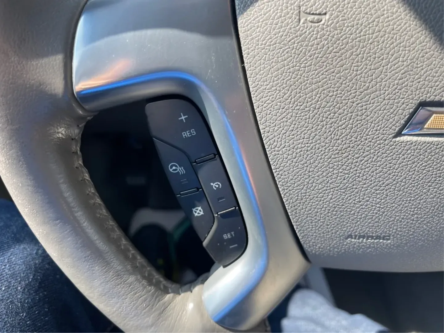 2016 Chevrolet Traverse LTZ (1GNKVJKD6GJ) with an 3.6L V-6 gasoline direct injection engine, located at 1184 Kauffman Ave, Fairborn, OH, 45324, (937) 908-9800, 39.807072, -84.030914 - **Explore Family Adventures with the 2016 Chevrolet Traverse LTZ at Advantage Car and Credit!**<br /> <br /> Are you ready to elevate your family adventures? The 2016 Chevrolet Traverse LTZ is designed for those who lead active lifestyles, whether you're planning a weekend getaway to nearby Yellow S - Photo#16