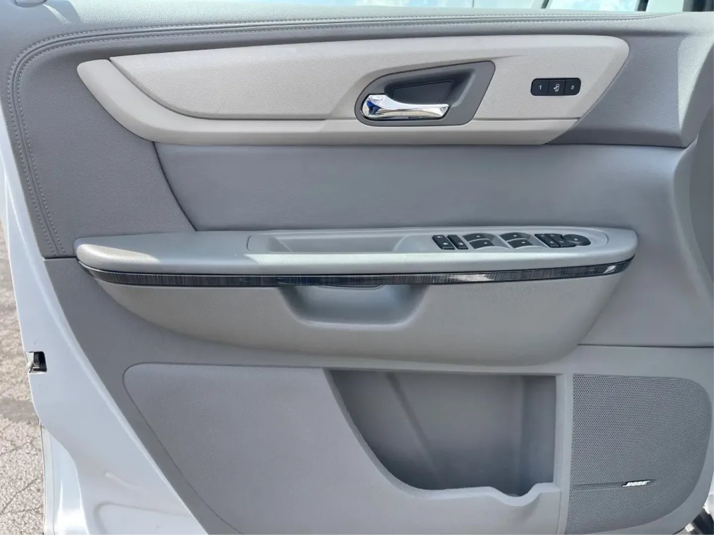 2016 Chevrolet Traverse LTZ (1GNKVJKD6GJ) with an 3.6L V-6 gasoline direct injection engine, located at 1184 Kauffman Ave, Fairborn, OH, 45324, (937) 908-9800, 39.807072, -84.030914 - **Explore Family Adventures with the 2016 Chevrolet Traverse LTZ at Advantage Car and Credit!**<br /> <br /> Are you ready to elevate your family adventures? The 2016 Chevrolet Traverse LTZ is designed for those who lead active lifestyles, whether you're planning a weekend getaway to nearby Yellow S - Photo#19