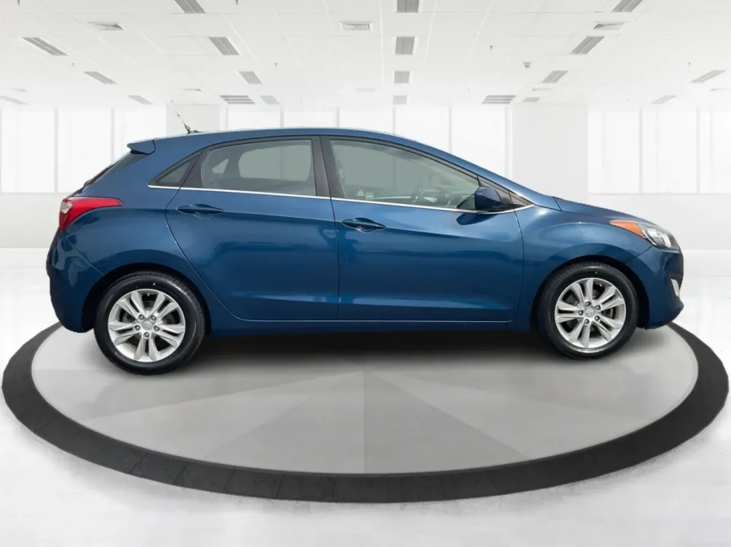 2014 Hyundai Elantra GT GT (KMHD35LH4EU) with an Other engine, located at 4508 South Dixie Dr, Moraine, OH, 45439, (937) 908-9800, 39.689976, -84.218452 - **Discover Your Next Adventure with the 2014 Hyundai Elantra GT at Advantage Car and Credit!**<br /> <br /> Are you searching for a reliable vehicle that fits seamlessly into both your daily routine and your weekend getaways? Look no further than the 2014 Hyundai Elantra GT, available at Advantage C - Photo#1