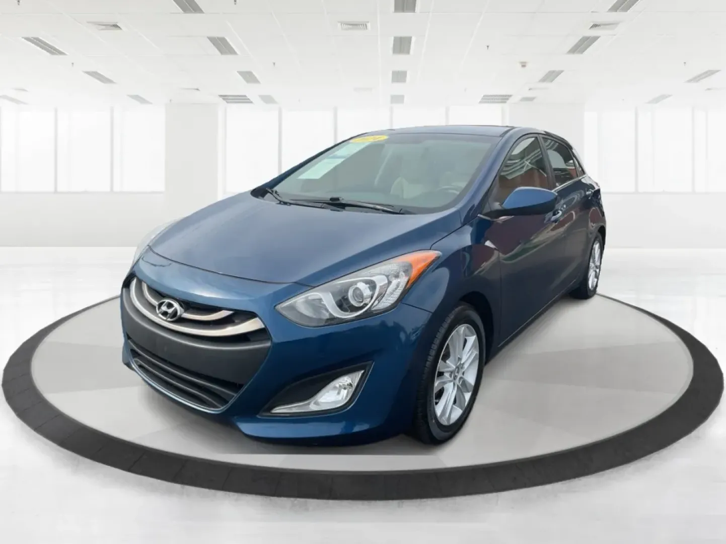 2014 Hyundai Elantra GT GT (KMHD35LH4EU) with an Other engine, located at 4508 South Dixie Dr, Moraine, OH, 45439, (937) 908-9800, 39.689976, -84.218452 - **Discover Your Next Adventure with the 2014 Hyundai Elantra GT at Advantage Car and Credit!**<br /> <br /> Are you searching for a reliable vehicle that fits seamlessly into both your daily routine and your weekend getaways? Look no further than the 2014 Hyundai Elantra GT, available at Advantage C - Photo#8