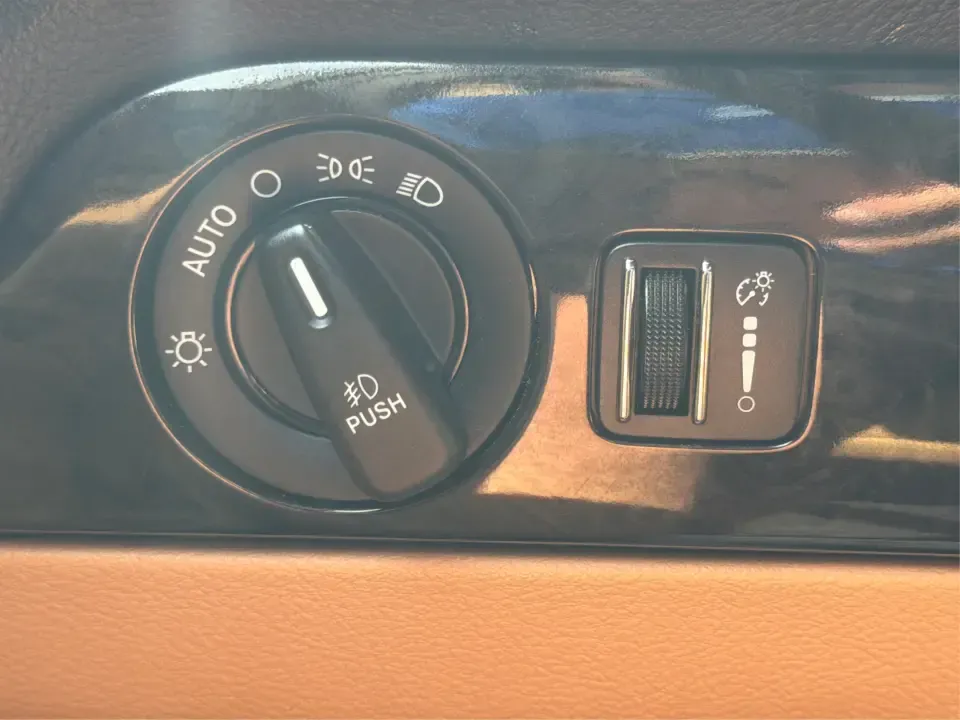 2013 Dodge Durango Citadel (1C4RDJEG0DC) with an 3.6L V6 DOHC 24V engine, 5-Speed Automatic transmission, located at 1184 Kauffman Ave, Fairborn, OH, 45324, (937) 908-9800, 39.807072, -84.030914 - Need one SUV that can handle the weekday school run, a long I675 commute, and a loaded-up weekend to John Bryan State Park? This 2013 Dodge Durango Citadel AWD brings three-row practicality and upscale comfort together in a way that fits real life in Fairborn-whether you're shuttling kids to practic- Photo#17