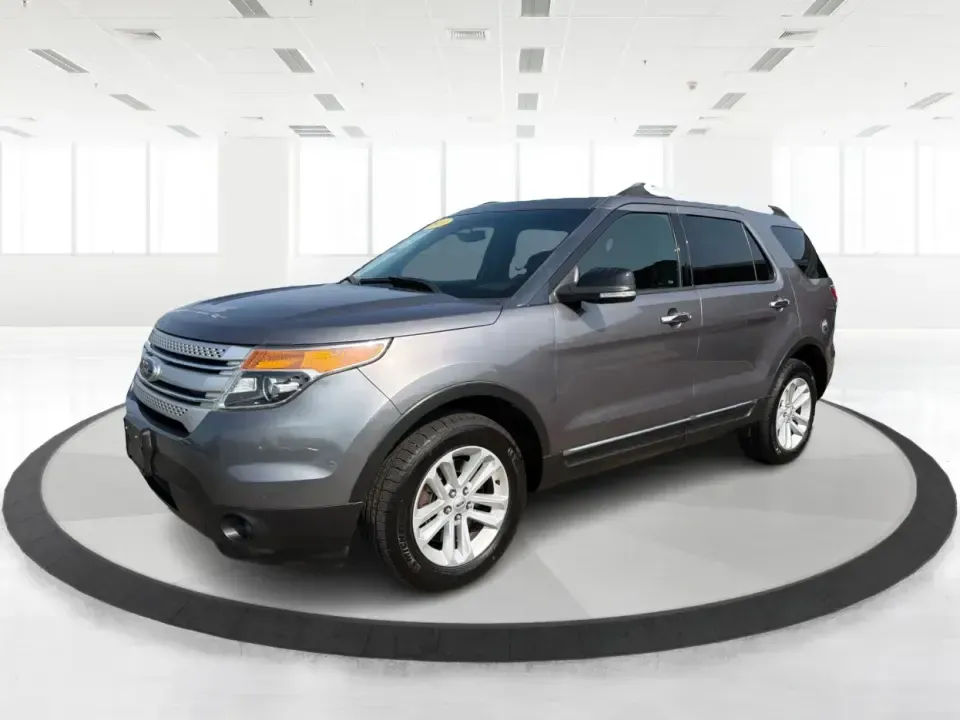 2013 Ford Explorer XLT 4WD (1FM5K8D85DG) with an 3.5L V6 DOHC 24V engine, 6-Speed Automatic transmission, located at 4508 South Dixie Dr, Moraine, OH, 45439, (937) 908-9800, 39.689976, -84.218452 - Need one SUV that can handle school drop-offs, I-75 commutes, and weekend trips to Caesar Creek or a Dayton Dragons game without feeling cramped? This **2013 Ford Explorer XLT 4WD** is built for real life in Southwest Ohio-room for the family, capability for changing weather, and comfort for the lon- Photo#8
