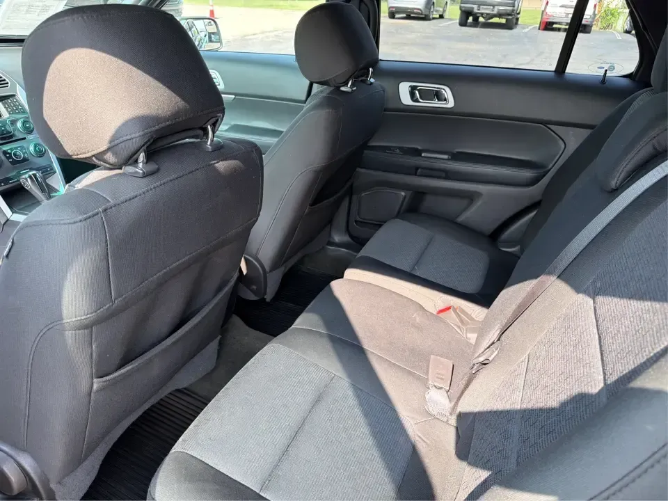 2013 Ford Explorer XLT 4WD (1FM5K8D85DG) with an 3.5L V6 DOHC 24V engine, 6-Speed Automatic transmission, located at 4508 South Dixie Dr, Moraine, OH, 45439, (937) 908-9800, 39.689976, -84.218452 - Need one SUV that can handle school drop-offs, I-75 commutes, and weekend trips to Caesar Creek or a Dayton Dragons game without feeling cramped? This **2013 Ford Explorer XLT 4WD** is built for real life in Southwest Ohio-room for the family, capability for changing weather, and comfort for the lon- Photo#10