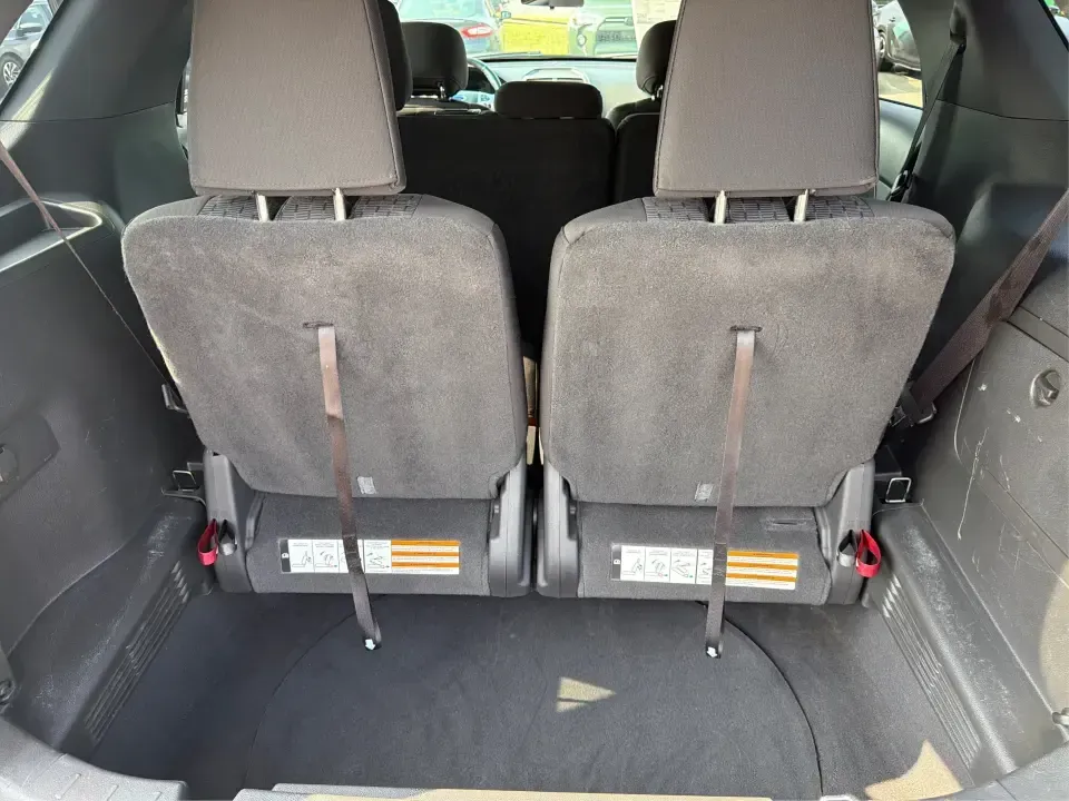 2013 Ford Explorer XLT 4WD (1FM5K8D85DG) with an 3.5L V6 DOHC 24V engine, 6-Speed Automatic transmission, located at 4508 South Dixie Dr, Moraine, OH, 45439, (937) 908-9800, 39.689976, -84.218452 - Need one SUV that can handle school drop-offs, I-75 commutes, and weekend trips to Caesar Creek or a Dayton Dragons game without feeling cramped? This **2013 Ford Explorer XLT 4WD** is built for real life in Southwest Ohio-room for the family, capability for changing weather, and comfort for the lon- Photo#11