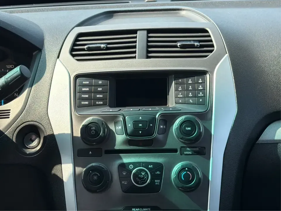 2013 Ford Explorer XLT 4WD (1FM5K8D85DG) with an 3.5L V6 DOHC 24V engine, 6-Speed Automatic transmission, located at 4508 South Dixie Dr, Moraine, OH, 45439, (937) 908-9800, 39.689976, -84.218452 - Need one SUV that can handle school drop-offs, I-75 commutes, and weekend trips to Caesar Creek or a Dayton Dragons game without feeling cramped? This **2013 Ford Explorer XLT 4WD** is built for real life in Southwest Ohio-room for the family, capability for changing weather, and comfort for the lon- Photo#12