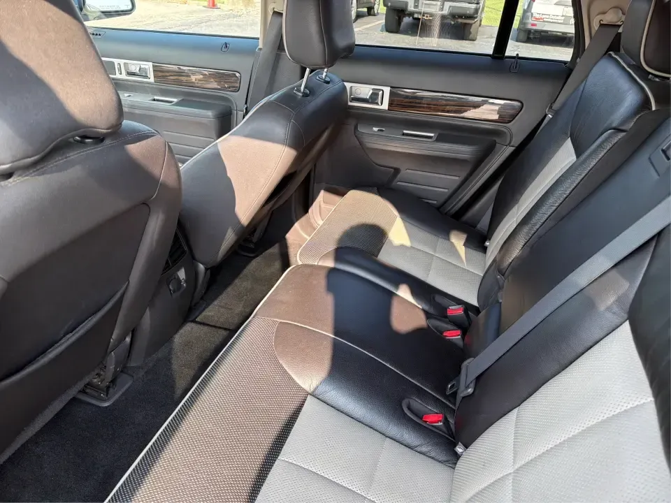 2008 Lincoln MKX Base (2LMDU88C78B) with an 3.5L V6 DOHC 24V engine, 6-Speed Automatic Overdrive transmission, located at 401 Woodman Dr, Riverside, OH, 45431, (937) 908-9800, 39.760899, -84.123421 - Need a comfortable, confident SUV for Ohio's four-season driving-something that can handle rainy commutes, snowy mornings, and weekend getaways without feeling like a bare-bones budget ride? This 2008 Lincoln MKX AWD delivers a premium, road-trip-ready experience with upscale comfort for five, a smo- Photo#10