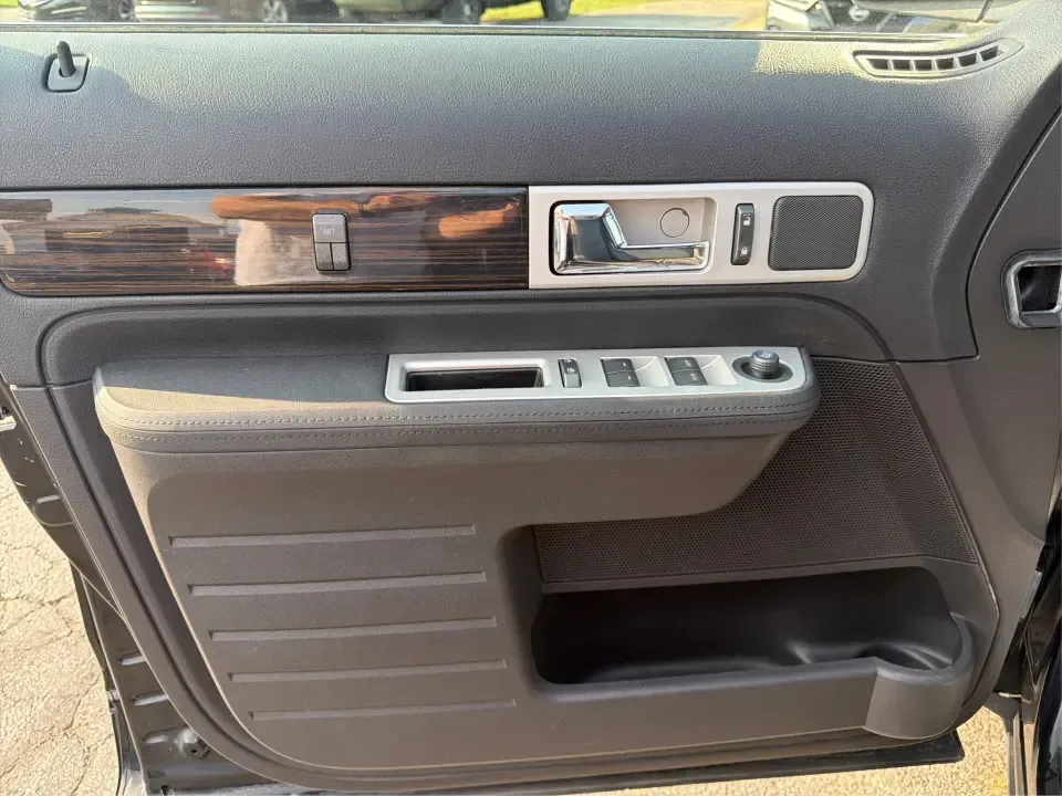 2008 Lincoln MKX Base (2LMDU88C78B) with an 3.5L V6 DOHC 24V engine, 6-Speed Automatic Overdrive transmission, located at 401 Woodman Dr, Riverside, OH, 45431, (937) 908-9800, 39.760899, -84.123421 - Need a comfortable, confident SUV for Ohio's four-season driving-something that can handle rainy commutes, snowy mornings, and weekend getaways without feeling like a bare-bones budget ride? This 2008 Lincoln MKX AWD delivers a premium, road-trip-ready experience with upscale comfort for five, a smo- Photo#18