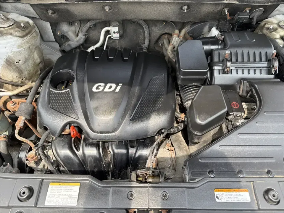 2012 Kia Sorento EX 4WD (5XYKUCA68CG) with an 2.4L L4 DOHC 16V engine, 6-Speed Automatic transmission, located at 1099 N County Rd 25A, Troy, OH, 45373, (937) 908-9800, 40.057079, -84.212883 - Weekend escapes to Caesar Creek, snowy school-drop mornings, and everyday errands up and down I75 feel a lot easier when you've got a comfortable SUV with real all-weather capability. This 2012 Kia Sorento EX 4WD is a smart pick for Troy drivers who want a practical, family-friendly ride that's equa- Photo#11