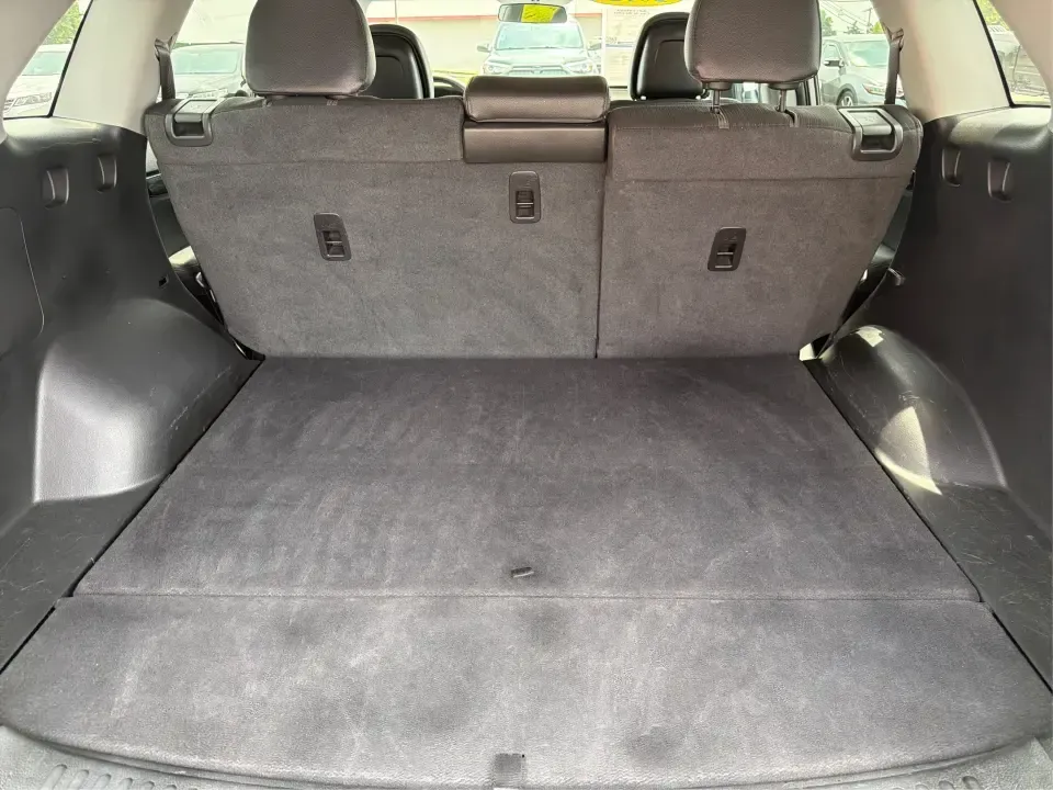 2012 Kia Sorento EX 4WD (5XYKUCA68CG) with an 2.4L L4 DOHC 16V engine, 6-Speed Automatic transmission, located at 1099 N County Rd 25A, Troy, OH, 45373, (937) 908-9800, 40.057079, -84.212883 - Weekend escapes to Caesar Creek, snowy school-drop mornings, and everyday errands up and down I75 feel a lot easier when you've got a comfortable SUV with real all-weather capability. This 2012 Kia Sorento EX 4WD is a smart pick for Troy drivers who want a practical, family-friendly ride that's equa- Photo#12