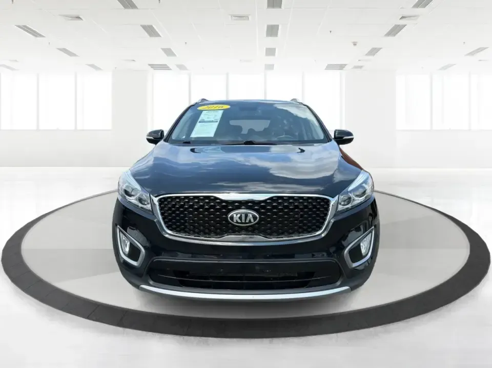 2016 Kia Sorento 3.3L EX (5XYPHDA59GG) with an 3.3L V6 DOHC 24V engine, 6-Speed Automatic transmission, located at 401 Woodman Dr, Riverside, OH, 45431, (937) 908-9800, 39.760899, -84.123421 - Need one SUV that can handle school drop-offs, a long commute down I675, and a packed weekend road trip to Carillon Historical Park or Eastwood MetroPark? This 2016 Kia Sorento EX V6 AWD is built for real life in the Miami Valley-roomy for growing families, confident in Ohio's changing weather, and- Photo#7