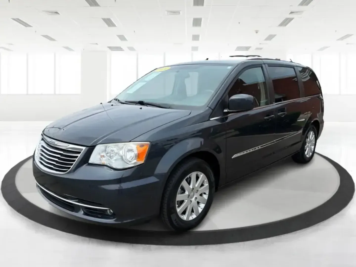 2014 Chrysler Town and Country Touring (2C4RC1BG7ER) with an 3.6L V6 DOHC 24V engine, 6-Speed Automatic transmission, located at 880 E. National Road, Vandalia, OH, 45377, (937) 908-9800, 39.891918, -84.183594 - Whether you're shuttling kids to practice, commuting up and down I-75, or packing up for a weekend at the National Museum of the U.S. Air Force, a minivan that's comfortable, capable, and easy to live with can make every day smoother. This 2014 Chrysler Town and Country Touring is built for real-l- Photo#8
