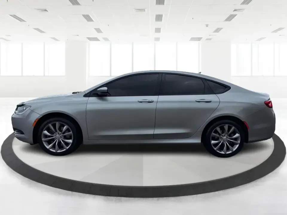 2015 Chrysler 200 S (1C3CCCBGXFN) with an 3.6L V6 DOHC 24V FFV engine, 9-Speed Automatic transmission, located at 8750 N County Rd 25A, Piqua, OH, 45356, (937) 908-9800, 40.164391, -84.232513 - Need a comfortable, stylish sedan for daily commutes up I75, quick school drop-offs, and easy weekend getaways to Troy, Sidney, or a stroll through downtown Piqua? This 2015 Chrysler 200 S is a practical, good-looking choice for drivers who want V6 power, modern tech, and a refined cabin-all in a fi- Photo#5