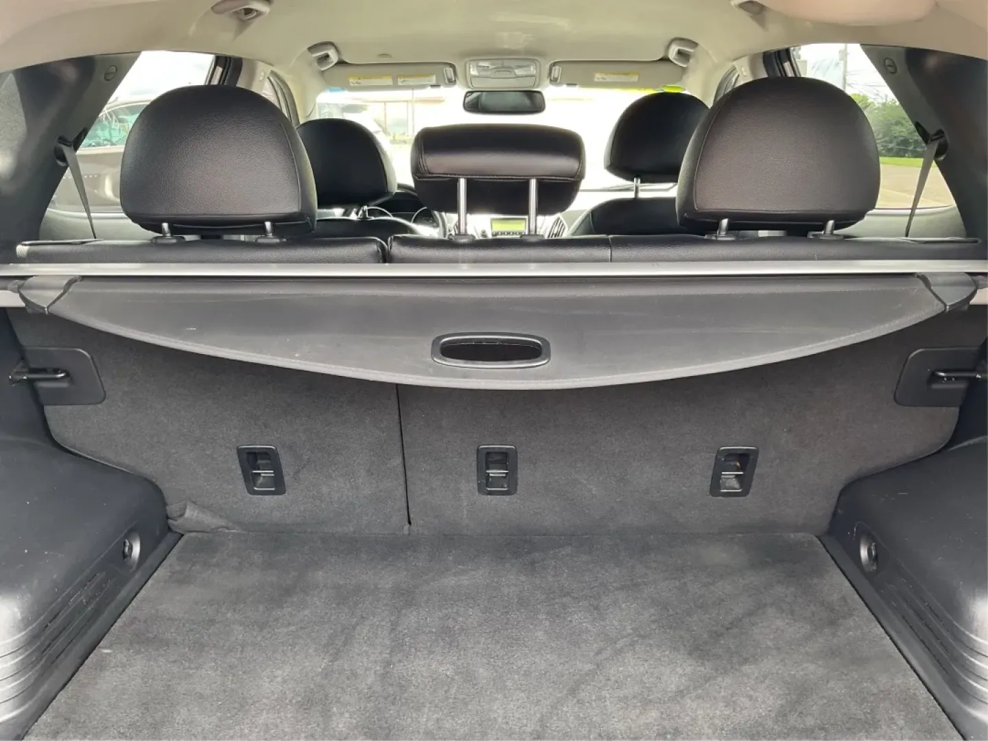 2013 Hyundai Tucson Limited (KM8JUCAC4DU) with an Other engine, located at 4508 South Dixie Dr, Moraine, OH, 45439, (937) 908-9800, 39.689976, -84.218452 - **Discover Your New Adventure Vehicle: 2013 Hyundai Tucson Limited at Advantage Car and Credit!** <br /> <br /> Are you searching for the perfect SUV that combines style, comfort, and versatility? Look no further than this striking 2013 Hyundai Tucson Limited, located right here at Advantage Car an - Photo#10