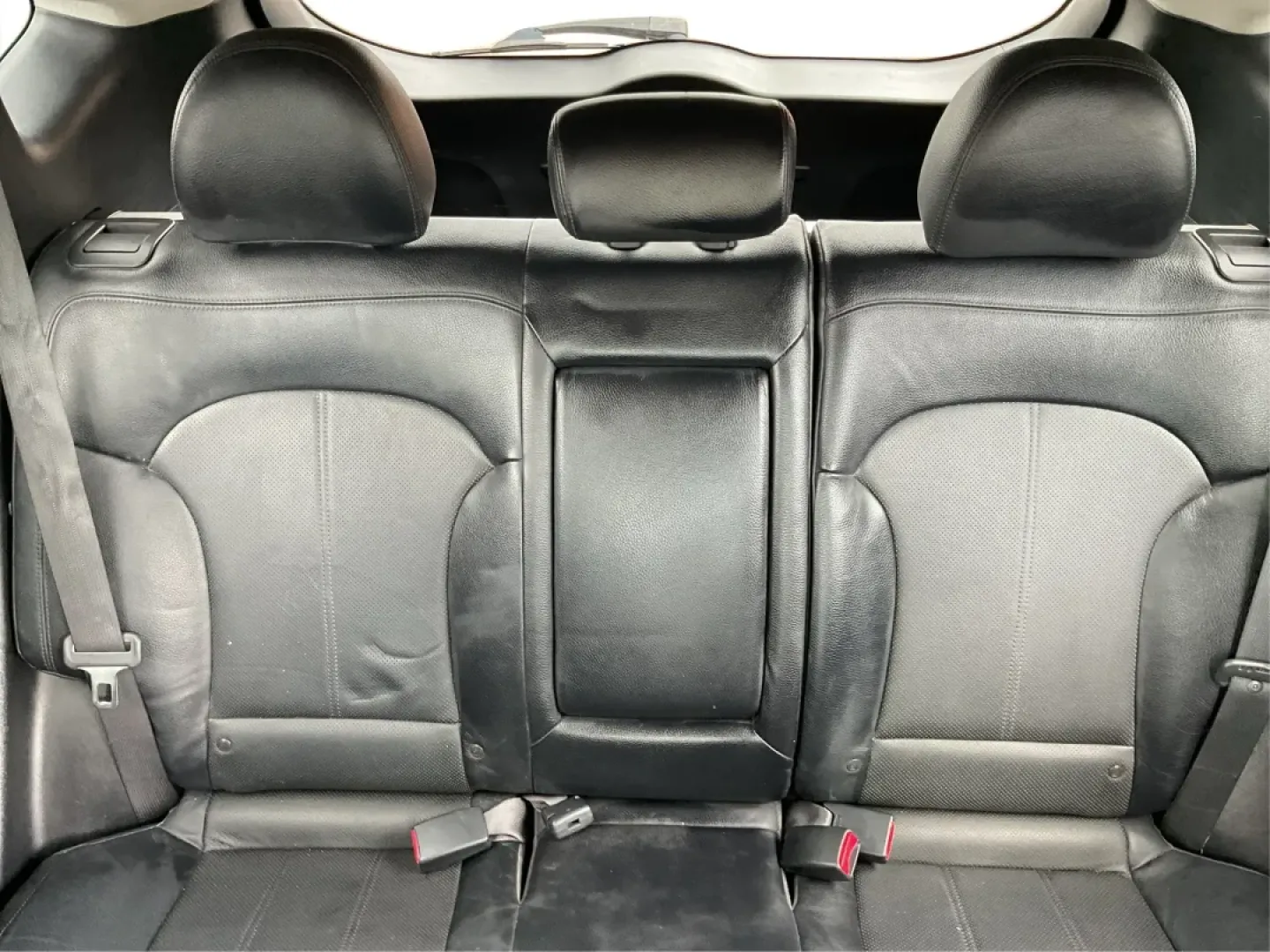 2013 Hyundai Tucson Limited (KM8JUCAC4DU) with an Other engine, located at 4508 South Dixie Dr, Moraine, OH, 45439, (937) 908-9800, 39.689976, -84.218452 - **Discover Your New Adventure Vehicle: 2013 Hyundai Tucson Limited at Advantage Car and Credit!** <br /> <br /> Are you searching for the perfect SUV that combines style, comfort, and versatility? Look no further than this striking 2013 Hyundai Tucson Limited, located right here at Advantage Car an - Photo#12