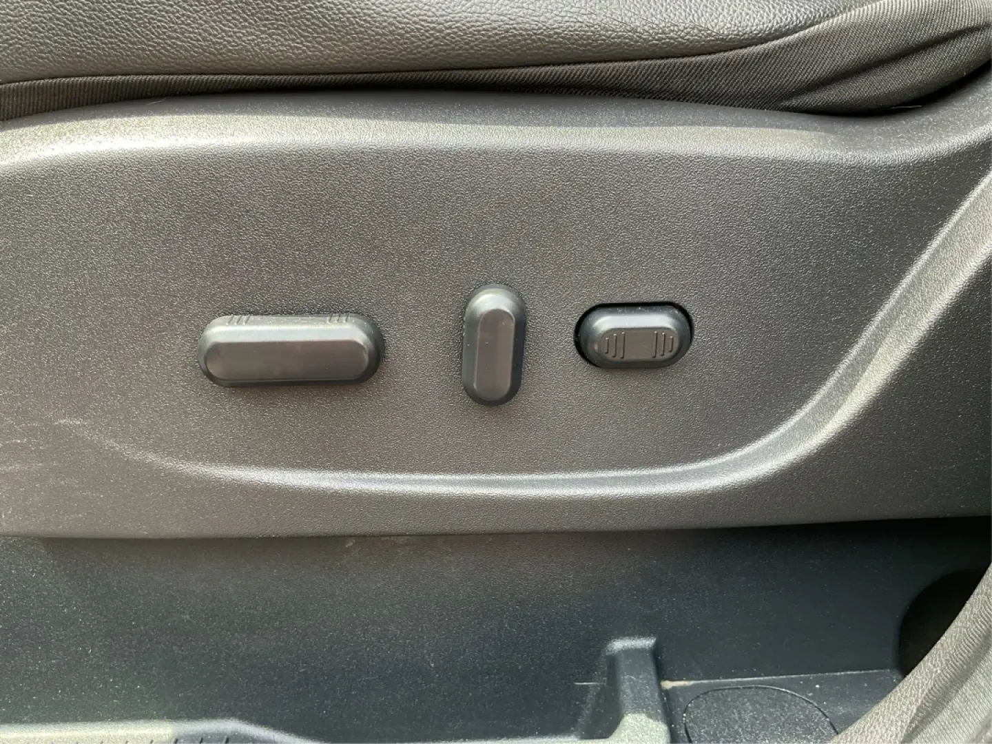 2015 Ford Escape Titanium (1FMCU9J95FU) with an Other engine, located at 1099 N County Rd 25A, Troy, OH, 45373, (937) 908-9800, 40.057079, -84.212883 - Discover your next adventure with the 2015 Ford Escape Titanium, now available at Advantage Car and Credit in Fairborn, OH! Whether you're looking for a family-friendly SUV, a reliable commuter vehicle, or a versatile option for weekend getaways, this Escape checks all the boxes. With a stunning Tux - Photo#17