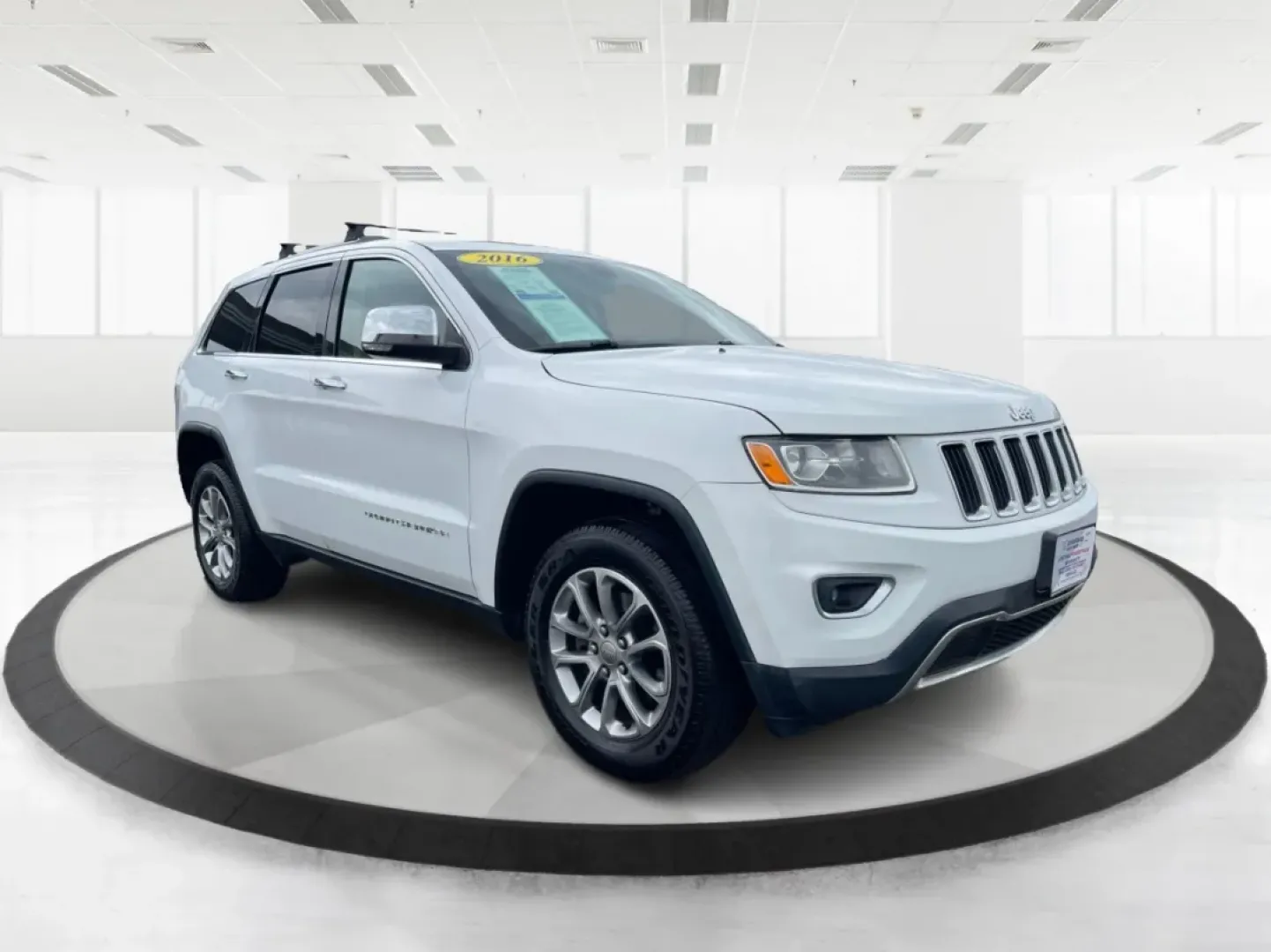 2016 Jeep Grand Cherokee Limited (1C4RJFBG9GC) with an Other engine, located at 1230 East Main St, Xenia, OH, 45385, (937) 908-9800, 39.688026, -83.910172 - ### Discover Adventure with the 2016 Jeep Grand Cherokee Limited at Advantage Car and Credit in Fairborn, OH!<br /> <br /> Are you ready to elevate your weekend adventures or tackle your daily commute with style and confidence? The 2016 Jeep Grand Cherokee Limited is the perfect SUV for those who cr - Photo#0