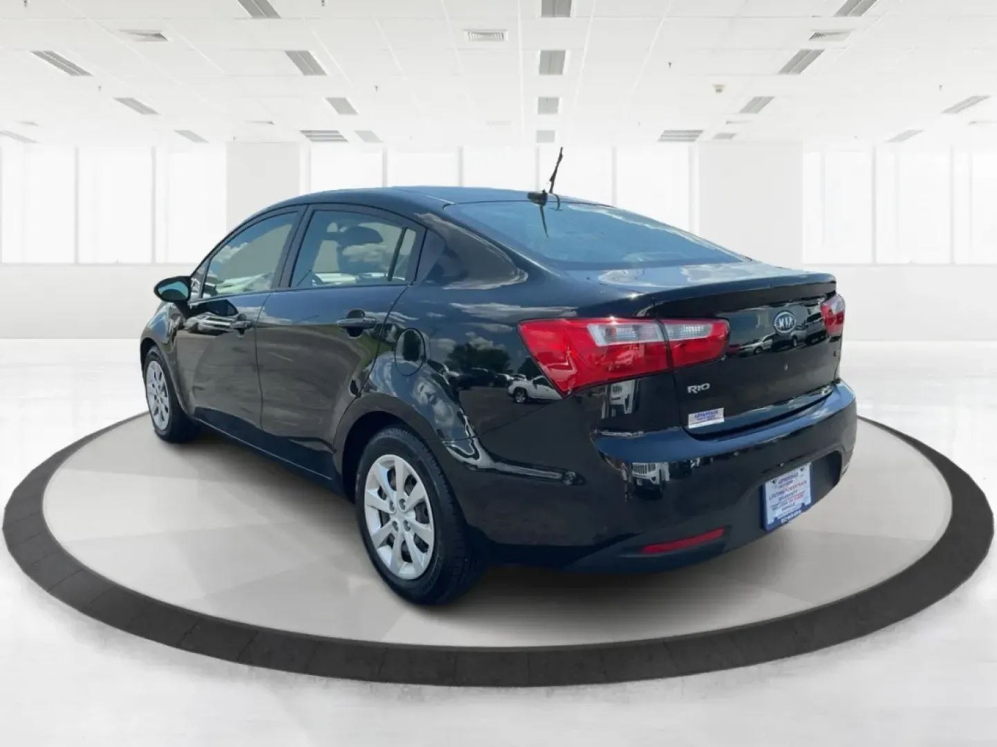 2013 Kia Rio LX (KNADM4A35D6) with an 1.6L I-4 gasoline direct injection engine, located at 1230 East Main St, Xenia, OH, 45385, (937) 908-9800, 39.688026, -83.910172 - Looking for a compact car that perfectly balances style, efficiency, and comfort? The 2013 Kia Rio LX is just what you need! Ideal for daily commutes, weekend getaways, or even as a reliable first car for young drivers, this sedan delivers a fantastic driving experience without breaking the bank. At - Photo#4