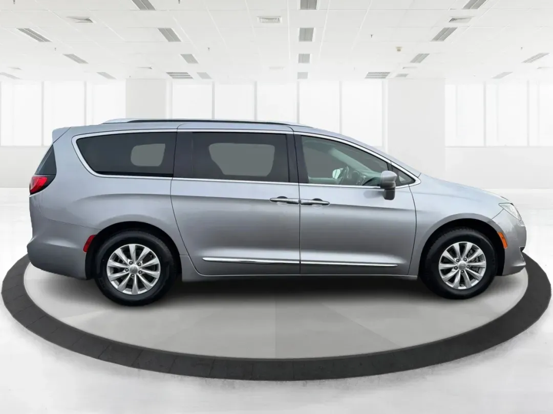 2019 Chrysler Pacifica Touring-L (2C4RC1BG5KR) with an 3.6L V6 DOHC 24V engine, 9-Speed Automatic transmission, located at 1099 N County Rd 25A, Troy, OH, 45373, (937) 908-9800, 40.057079, -84.212883 - **Experience Family Adventures with the 2019 Chrysler Pacifica Touring-L from Advantage Car and Credit!**<br /> <br /> Are you searching for the perfect vehicle to accommodate your family's growing needs? Look no further! The 2019 Chrysler Pacifica Touring-L is designed with families in mind, offeri - Photo#1