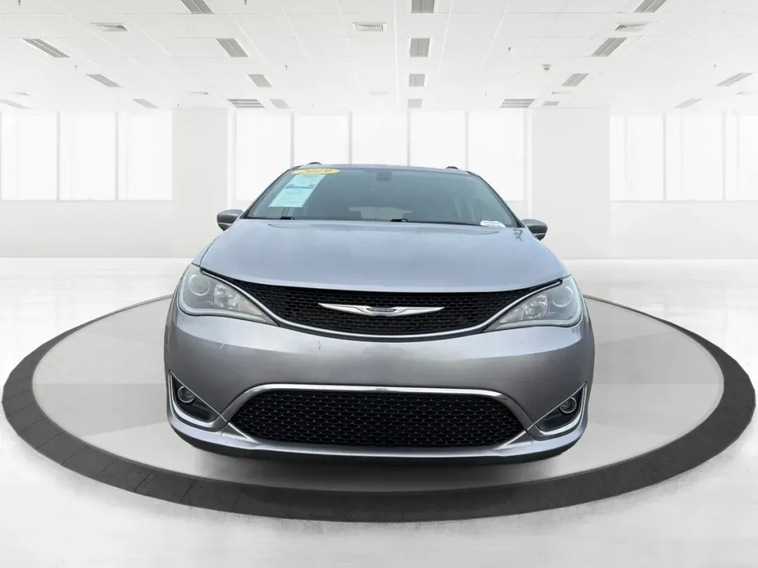 2019 Chrysler Pacifica Touring-L (2C4RC1BG5KR) with an 3.6L V6 DOHC 24V engine, 9-Speed Automatic transmission, located at 1099 N County Rd 25A, Troy, OH, 45373, (937) 908-9800, 40.057079, -84.212883 - **Experience Family Adventures with the 2019 Chrysler Pacifica Touring-L from Advantage Car and Credit!**<br /> <br /> Are you searching for the perfect vehicle to accommodate your family's growing needs? Look no further! The 2019 Chrysler Pacifica Touring-L is designed with families in mind, offeri - Photo#7