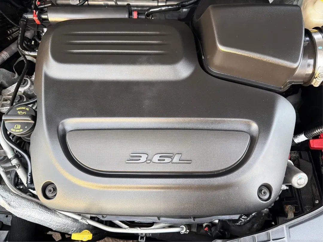 2019 Chrysler Pacifica Touring-L (2C4RC1BG5KR) with an 3.6L V6 DOHC 24V engine, 9-Speed Automatic transmission, located at 1099 N County Rd 25A, Troy, OH, 45373, (937) 908-9800, 40.057079, -84.212883 - **Experience Family Adventures with the 2019 Chrysler Pacifica Touring-L from Advantage Car and Credit!**<br /> <br /> Are you searching for the perfect vehicle to accommodate your family's growing needs? Look no further! The 2019 Chrysler Pacifica Touring-L is designed with families in mind, offeri - Photo#11