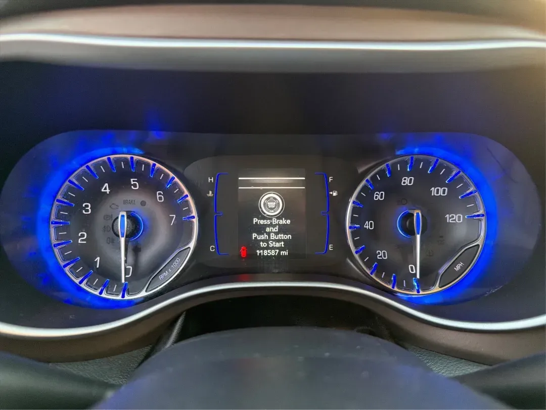 2019 Chrysler Pacifica Touring-L (2C4RC1BG5KR) with an 3.6L V6 DOHC 24V engine, 9-Speed Automatic transmission, located at 1099 N County Rd 25A, Troy, OH, 45373, (937) 908-9800, 40.057079, -84.212883 - **Experience Family Adventures with the 2019 Chrysler Pacifica Touring-L from Advantage Car and Credit!**<br /> <br /> Are you searching for the perfect vehicle to accommodate your family's growing needs? Look no further! The 2019 Chrysler Pacifica Touring-L is designed with families in mind, offeri - Photo#15