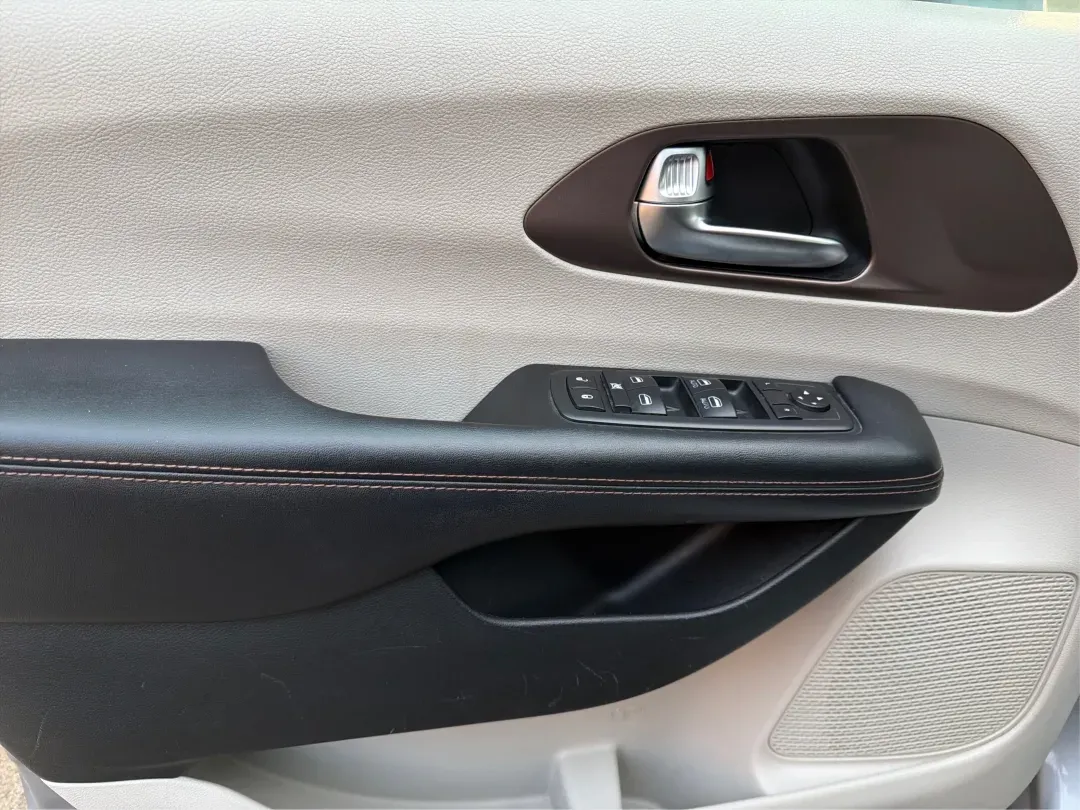 2019 Chrysler Pacifica Touring-L (2C4RC1BG5KR) with an 3.6L V6 DOHC 24V engine, 9-Speed Automatic transmission, located at 1099 N County Rd 25A, Troy, OH, 45373, (937) 908-9800, 40.057079, -84.212883 - **Experience Family Adventures with the 2019 Chrysler Pacifica Touring-L from Advantage Car and Credit!**<br /> <br /> Are you searching for the perfect vehicle to accommodate your family's growing needs? Look no further! The 2019 Chrysler Pacifica Touring-L is designed with families in mind, offeri - Photo#19