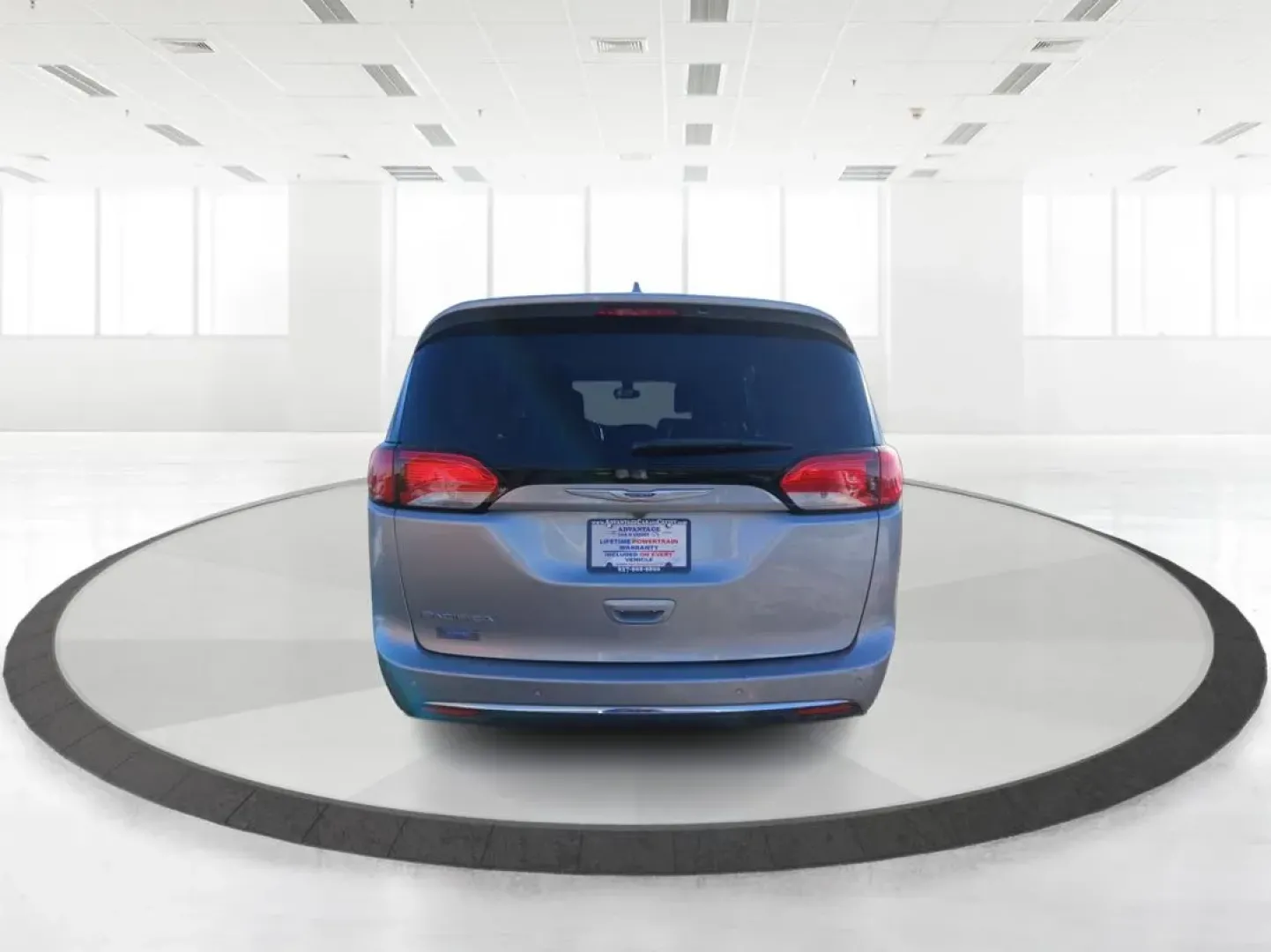 2019 Chrysler Pacifica Touring-L (2C4RC1BG5KR) with an 3.6L V6 DOHC 24V engine, 9-Speed Automatic transmission, located at 8750 N County Rd 25A, Piqua, OH, 45356, (937) 908-9800, 40.164391, -84.232513 - **Experience Family Adventures with the 2019 Chrysler Pacifica Touring-L from Advantage Car and Credit!**<br /> <br /> Are you searching for the perfect vehicle to accommodate your family's growing needs? Look no further! The 2019 Chrysler Pacifica Touring-L is designed with families in mind, offeri - Photo#3