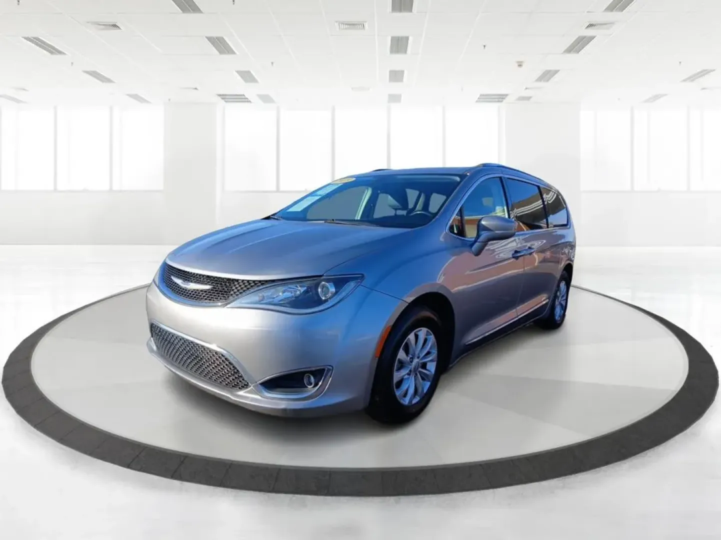 2019 Chrysler Pacifica Touring-L (2C4RC1BG5KR) with an 3.6L V6 DOHC 24V engine, 9-Speed Automatic transmission, located at 8750 N County Rd 25A, Piqua, OH, 45356, (937) 908-9800, 40.164391, -84.232513 - **Experience Family Adventures with the 2019 Chrysler Pacifica Touring-L from Advantage Car and Credit!**<br /> <br /> Are you searching for the perfect vehicle to accommodate your family's growing needs? Look no further! The 2019 Chrysler Pacifica Touring-L is designed with families in mind, offeri - Photo#8