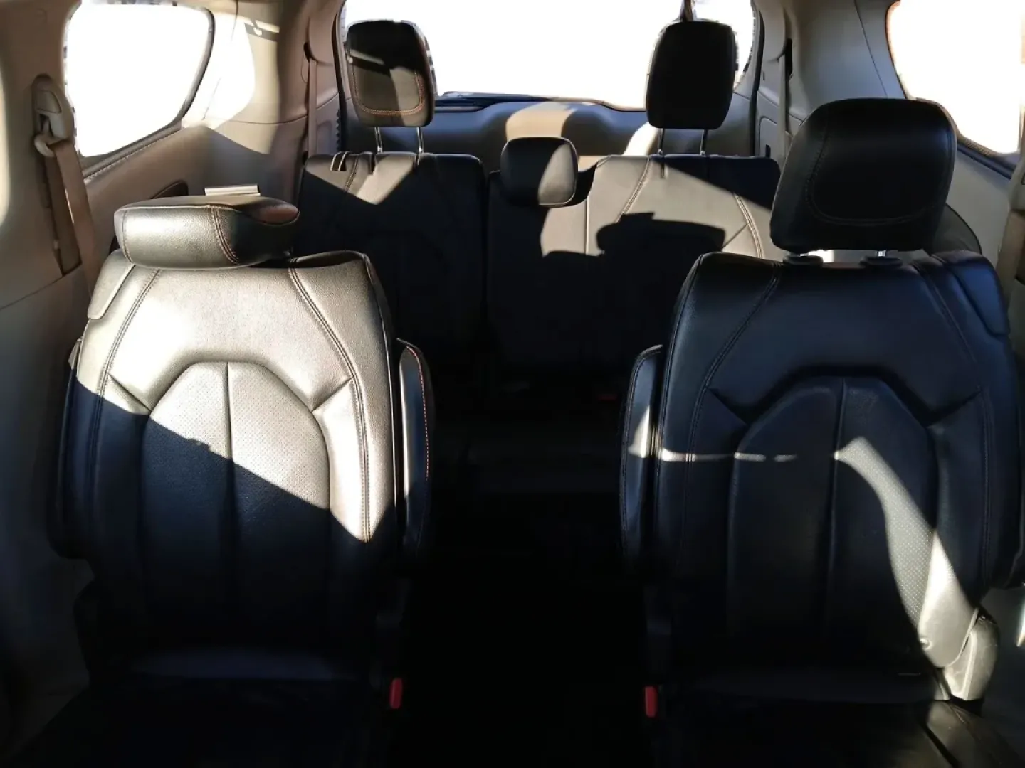 2019 Chrysler Pacifica Touring-L (2C4RC1BG5KR) with an 3.6L V6 DOHC 24V engine, 9-Speed Automatic transmission, located at 8750 N County Rd 25A, Piqua, OH, 45356, (937) 908-9800, 40.164391, -84.232513 - **Experience Family Adventures with the 2019 Chrysler Pacifica Touring-L from Advantage Car and Credit!**<br /> <br /> Are you searching for the perfect vehicle to accommodate your family's growing needs? Look no further! The 2019 Chrysler Pacifica Touring-L is designed with families in mind, offeri - Photo#14