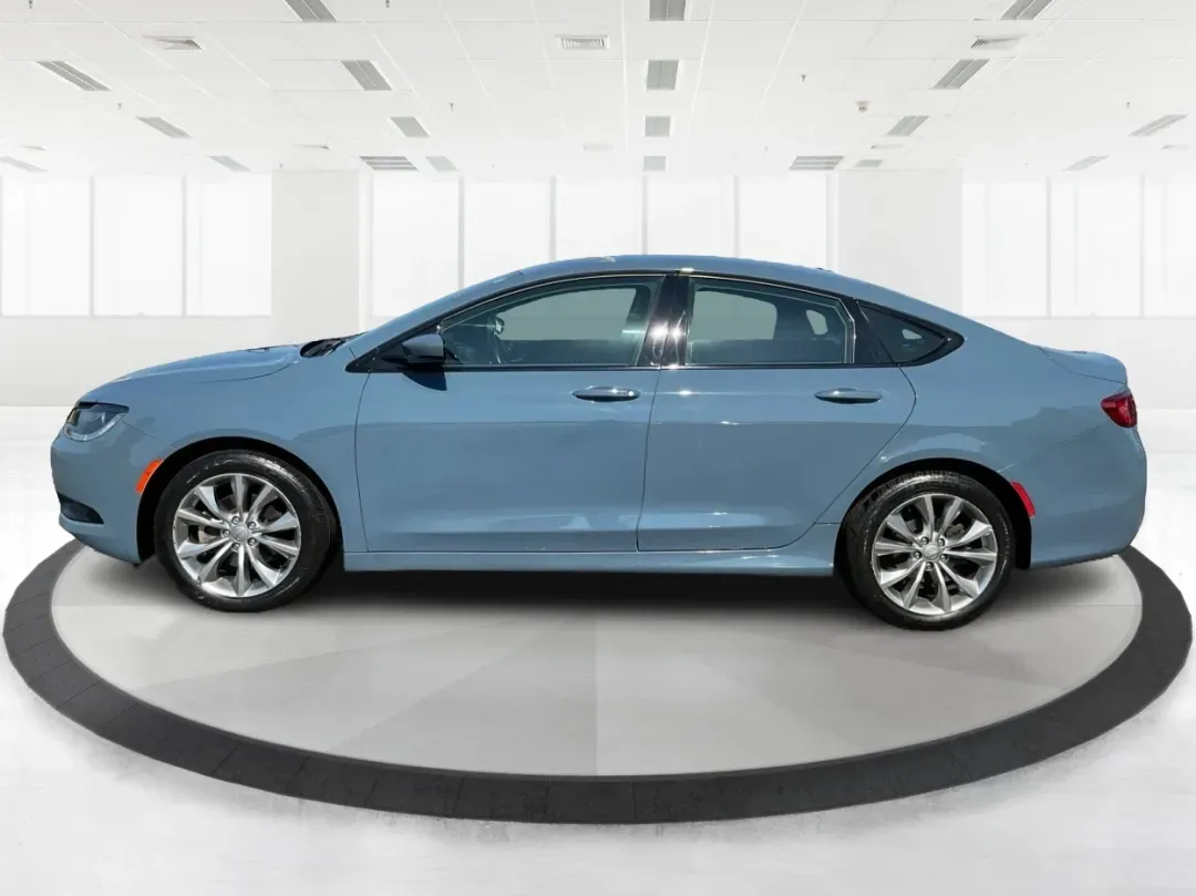 2015 Chrysler 200 S (1C3CCCBB8FN) with an Other engine, located at 401 Woodman Dr, Riverside, OH, 45431, (937) 908-9800, 39.760899, -84.123421 - 2015 Chrysler 200 S - Photo#5