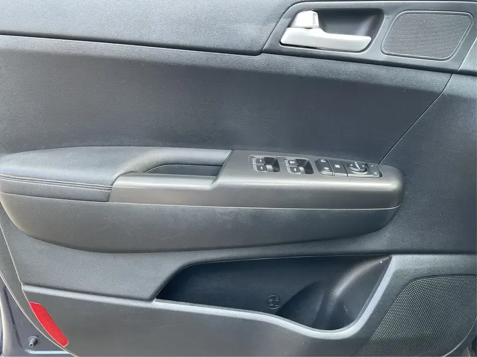 2017 Kia Sportage LX (KNDPM3ACXH7) with an Theta II 2.4L I-4 gasoline direct injection engine, 6A transmission, located at 1951 S Dayton Lakeview Rd., New Carlisle, OH, 45344, (937) 908-9800, 39.890999, -84.050255 - **Discover Your Next Adventure with the 2017 Kia Sportage LX at Advantage Car and Credit!** <br /> <br /> Are you ready to elevate your driving experience? Look no further! This stunning 2017 Kia Sportage LX in Pacific Blue is perfect for anyone who craves both style and functionality. Whether you'r - Photo#18