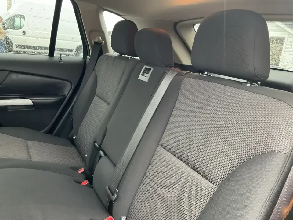 2013 Ford Edge SEL (2FMDK4JC1DB) with an 3.5L V-6 DOHC engine, 6-Speed Automatic transmission, located at 4508 South Dixie Dr, Moraine, OH, 45439, (937) 908-9800, 39.689976, -84.218452 - **Elevate Your Weekend Adventures with the 2013 Ford Edge SEL at Advantage Car and Credit!**<br /> <br /> Are you ready to embrace a lifestyle of comfort and adventure? Whether you're shuttling the kids to their weekend soccer games or embarking on a scenic road trip through Ohio's beautiful landsca - Photo#10