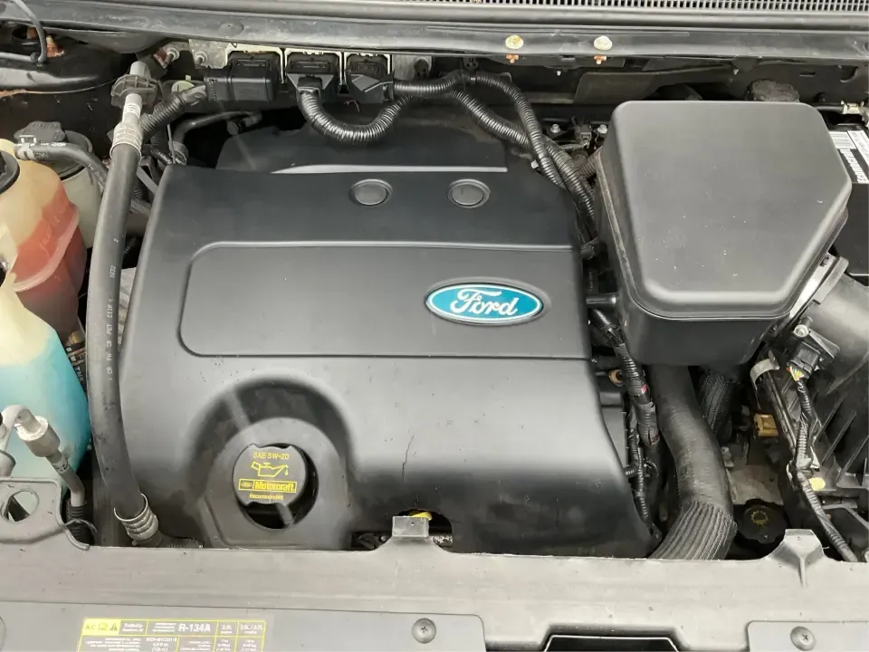 2013 Ford Edge SEL (2FMDK4JC1DB) with an 3.5L V-6 DOHC engine, 6-Speed Automatic transmission, located at 4508 South Dixie Dr, Moraine, OH, 45439, (937) 908-9800, 39.689976, -84.218452 - **Elevate Your Weekend Adventures with the 2013 Ford Edge SEL at Advantage Car and Credit!**<br /> <br /> Are you ready to embrace a lifestyle of comfort and adventure? Whether you're shuttling the kids to their weekend soccer games or embarking on a scenic road trip through Ohio's beautiful landsca - Photo#11