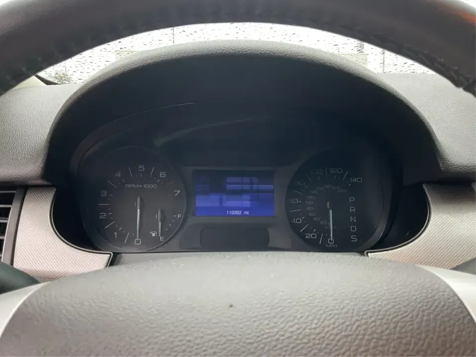 2013 Ford Edge SEL (2FMDK4JC1DB) with an 3.5L V-6 DOHC engine, 6-Speed Automatic transmission, located at 4508 South Dixie Dr, Moraine, OH, 45439, (937) 908-9800, 39.689976, -84.218452 - **Elevate Your Weekend Adventures with the 2013 Ford Edge SEL at Advantage Car and Credit!**<br /> <br /> Are you ready to embrace a lifestyle of comfort and adventure? Whether you're shuttling the kids to their weekend soccer games or embarking on a scenic road trip through Ohio's beautiful landsca - Photo#15