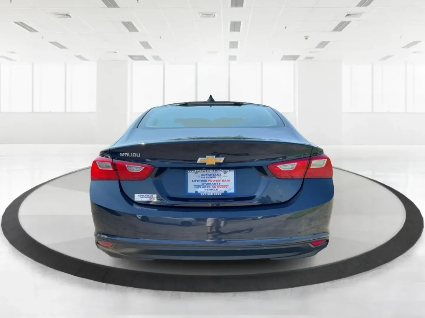 2018 Chevrolet Malibu 1LS (1G1ZB5ST0JF) with an ECOTEC 1.5L I-4 gasoline direct injection engine, located at 8750 N County Rd 25A, Piqua, OH, 45356, (937) 908-9800, 40.164391, -84.232513 - **Experience Unmatched Comfort and Style with the 2018 Chevrolet Malibu at Advantage Car and Credit in Fairborn, OH!**<br /> <br /> Are you in the market for a dependable sedan that effortlessly balances style, comfort, and cutting-edge technology? Look no further than the stunning 2018 Chevrolet Ma - Photo#3