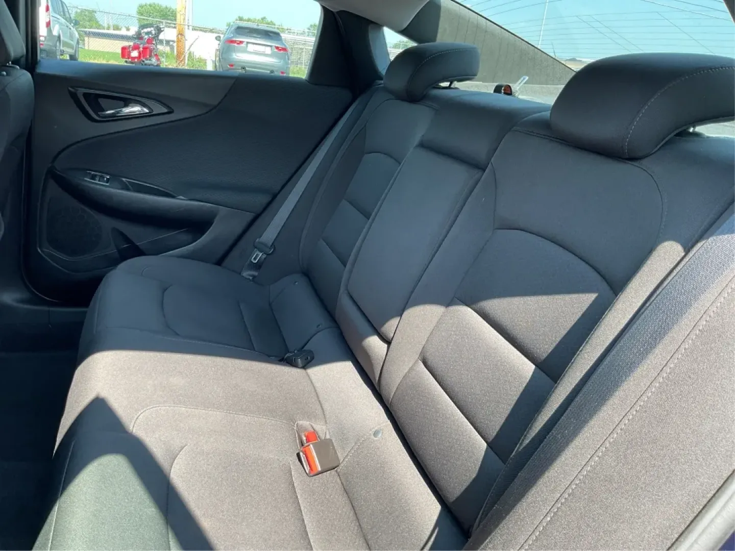 2018 Chevrolet Malibu 1LS (1G1ZB5ST0JF) with an ECOTEC 1.5L I-4 gasoline direct injection engine, located at 1184 Kauffman Ave, Fairborn, OH, 45324, (937) 908-9800, 39.807072, -84.030914 - **Experience Unmatched Comfort and Style with the 2018 Chevrolet Malibu at Advantage Car and Credit in Fairborn, OH!**<br /> <br /> Are you in the market for a dependable sedan that effortlessly balances style, comfort, and cutting-edge technology? Look no further than the stunning 2018 Chevrolet Ma - Photo#10