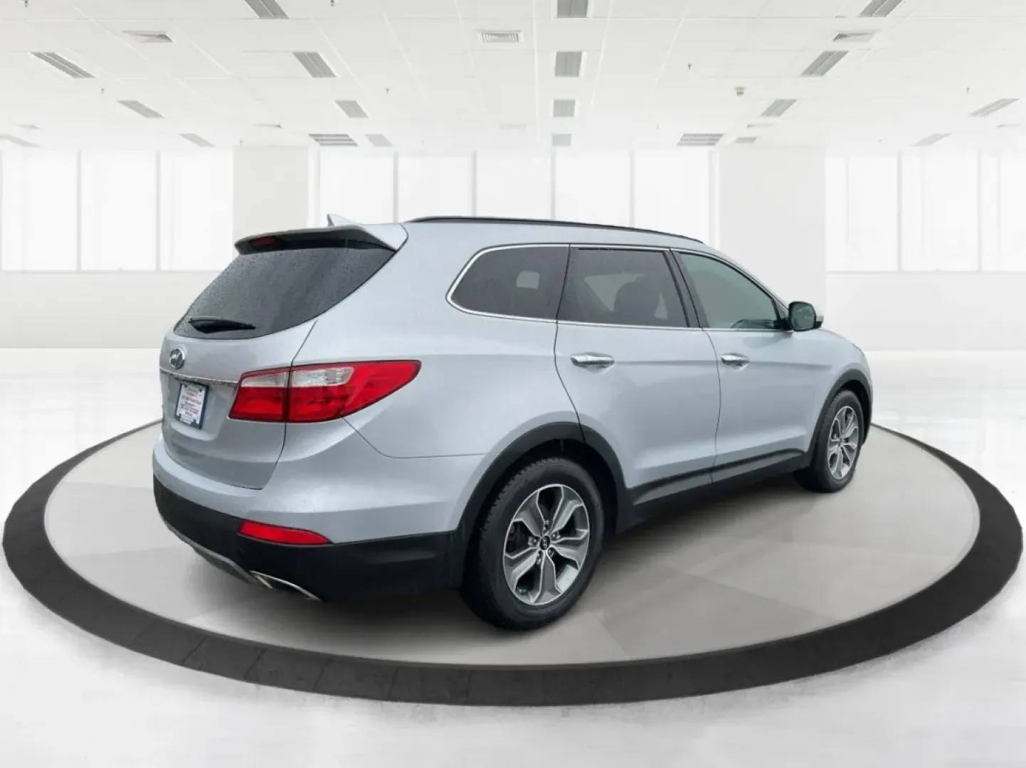 2014 Hyundai Santa Fe GLS (KM8SM4HF5EU) with an Lambda II 3.3L V-6 gasoline direct injection engine, located at 8750 N County Rd 25A, Piqua, OH, 45356, (937) 908-9800, 40.164391, -84.232513 - Looking for the perfect SUV to complement your busy lifestyle? Look no further than the 2014 Hyundai Santa Fe GLS, a vehicle designed for families, adventurers, and commuters alike. This reliable SUV, available at Advantage Car and Credit in Fairborn, OH, provides ample space, comfort, and modern fe - Photo#2