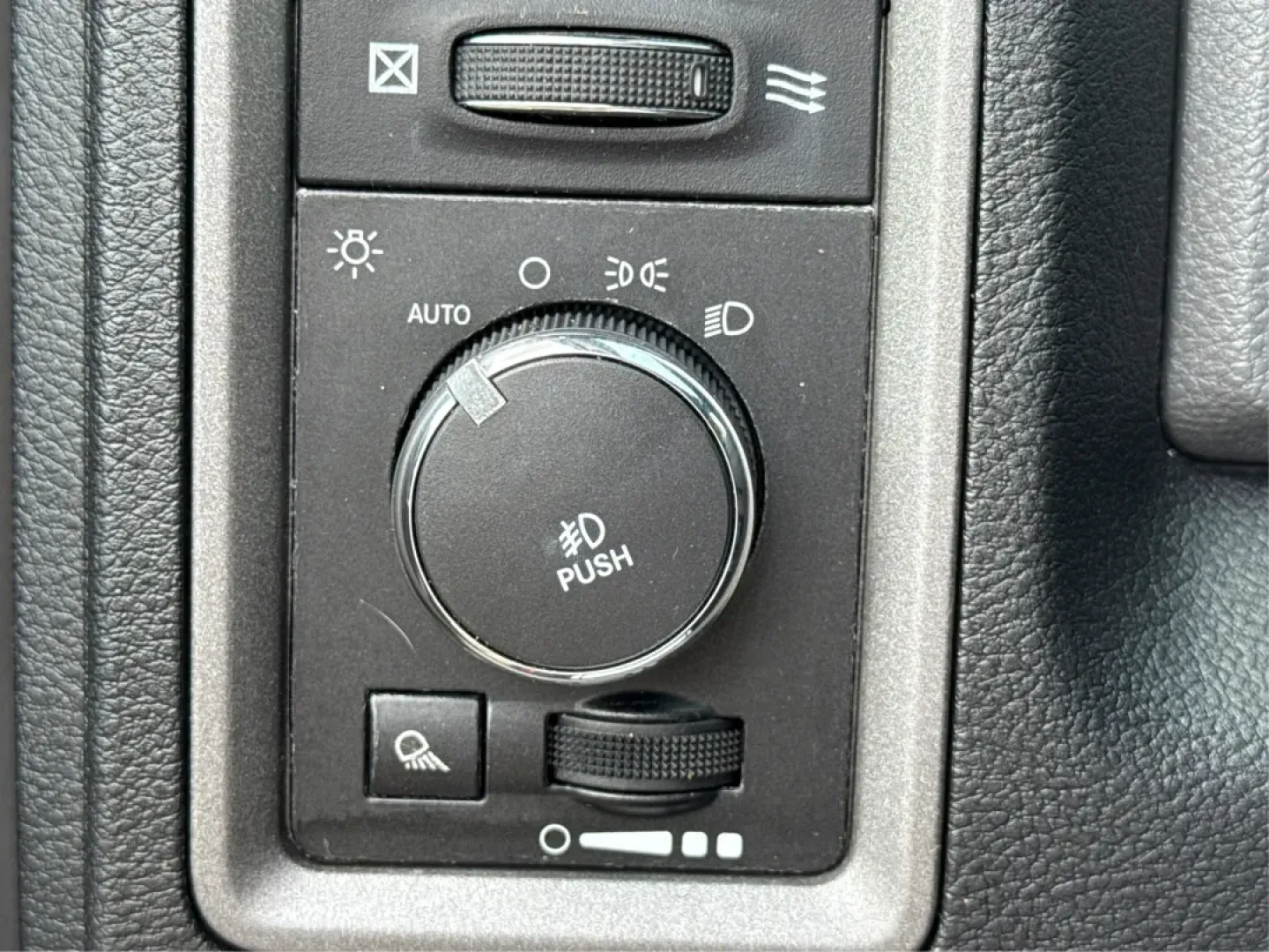 2013 Ram 1500 Express (1C6RR7KT8DS) with an HEMI 5.7L V-8 variable valve control engine, located at 8750 N County Rd 25A, Piqua, OH, 45356, (937) 908-9800, 40.164391, -84.232513 - **Adventure Awaits: Discover the 2013 Ram 1500 at Advantage Car and Credit!**<br /> <br /> If you're looking for a versatile and powerful truck that can seamlessly transition from weekday commutes to weekend adventures, look no further than this stunning 2013 Ram 1500 Express. With its bold Copperhe - Photo#17