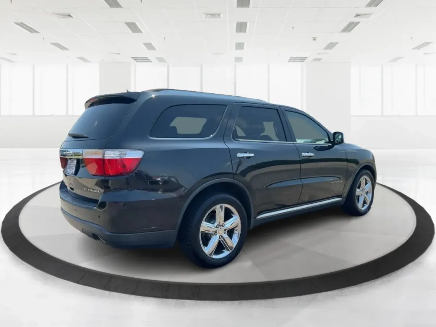 2013 Dodge Durango Citadel AWD (1C4SDJET4DC) with an 5.7L V8 OHV 16V engine, 5-Speed Automatic transmission, located at 8750 N County Rd 25A, Piqua, OH, 45356, (937) 908-9800, 40.164391, -84.232513 - **Explore the Open Road in Comfort with the 2013 Dodge Durango Citadel AWD Your Perfect Family Adventure Awaits!**<br /> <br /> Are you ready to elevate your family road trips or weekend getaways? The 2013 Dodge Durango Citadel AWD is here to redefine your driving experience with style, space, and - Photo#2