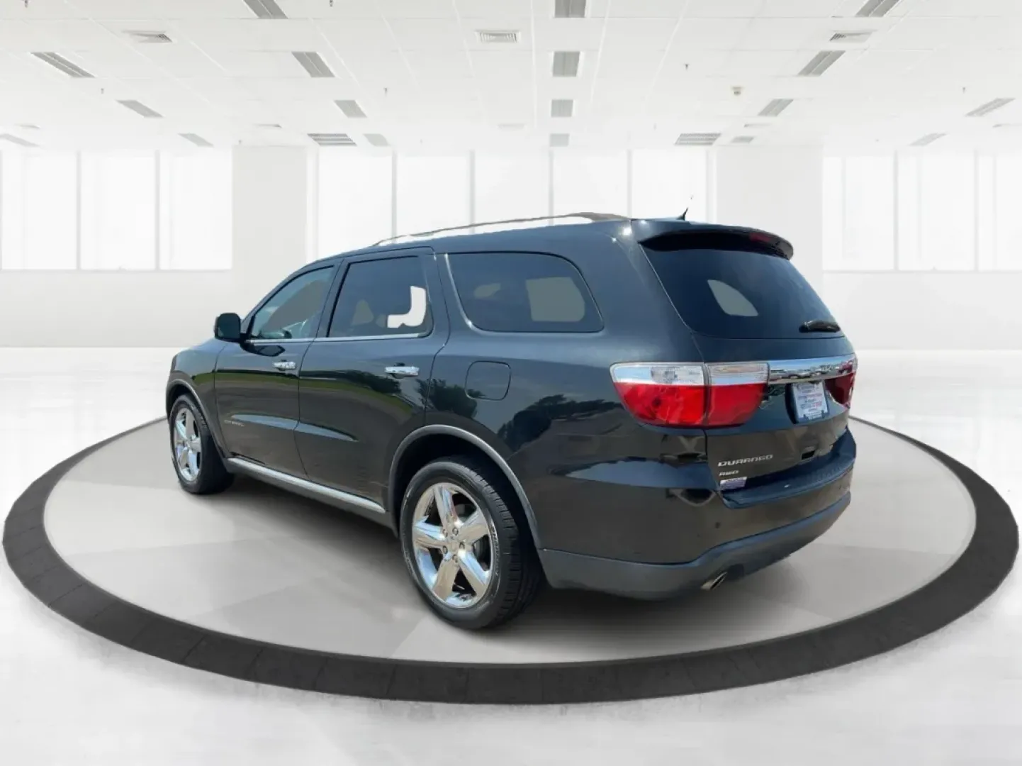 2013 Dodge Durango Citadel AWD (1C4SDJET4DC) with an 5.7L V8 OHV 16V engine, 5-Speed Automatic transmission, located at 8750 N County Rd 25A, Piqua, OH, 45356, (937) 908-9800, 40.164391, -84.232513 - **Explore the Open Road in Comfort with the 2013 Dodge Durango Citadel AWD Your Perfect Family Adventure Awaits!**<br /> <br /> Are you ready to elevate your family road trips or weekend getaways? The 2013 Dodge Durango Citadel AWD is here to redefine your driving experience with style, space, and - Photo#3