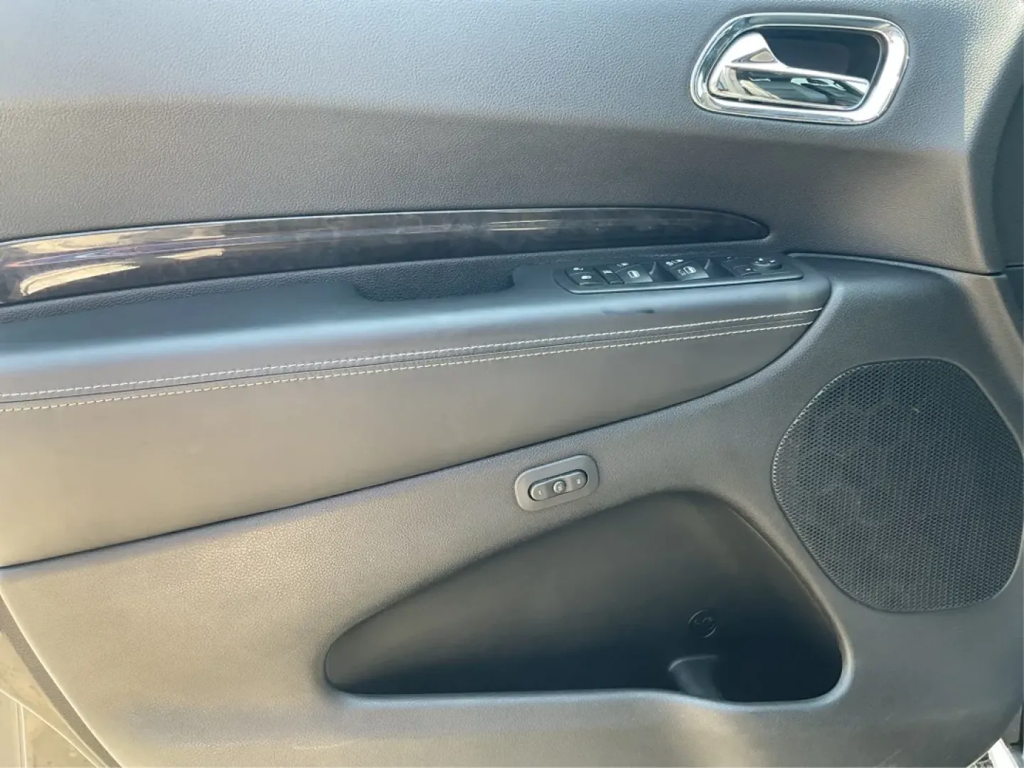 2013 Dodge Durango Citadel AWD (1C4SDJET4DC) with an 5.7L V8 OHV 16V engine, 5-Speed Automatic transmission, located at 8750 N County Rd 25A, Piqua, OH, 45356, (937) 908-9800, 40.164391, -84.232513 - **Explore the Open Road in Comfort with the 2013 Dodge Durango Citadel AWD Your Perfect Family Adventure Awaits!**<br /> <br /> Are you ready to elevate your family road trips or weekend getaways? The 2013 Dodge Durango Citadel AWD is here to redefine your driving experience with style, space, and - Photo#17