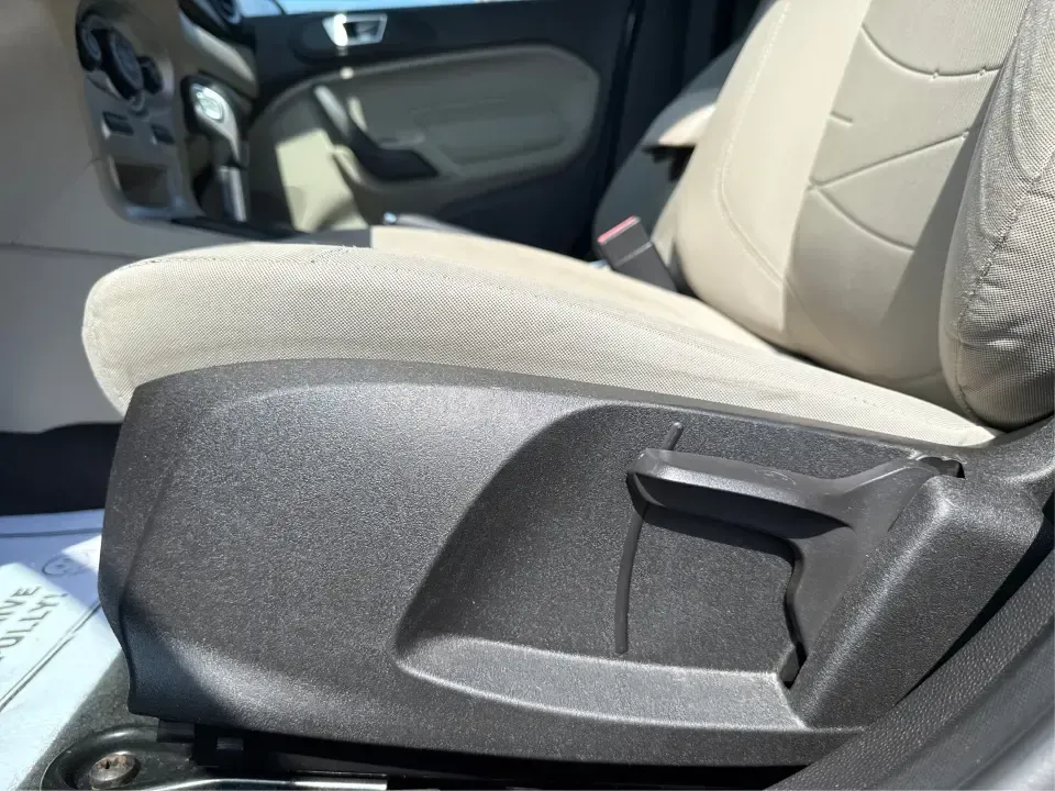 2015 Ford Fiesta SE (3FADP4BJ4FM) with an EcoBoost 1L I-3 gasoline direct injection engine, Automatic transmission, located at 8750 N County Rd 25A, Piqua, OH, 45356, (937) 908-9800, 40.164391, -84.232513 - **Discover Adventure and Style with the 2015 Ford Fiesta SE at Advantage Car and Credit in Fairborn, OH!**<br /> <br /> Are you ready to elevate your daily commute or weekend adventures? The 2015 Ford Fiesta SE is the ideal sedan for budget-conscious buyers seeking a reliable and stylish companion. - Photo#18