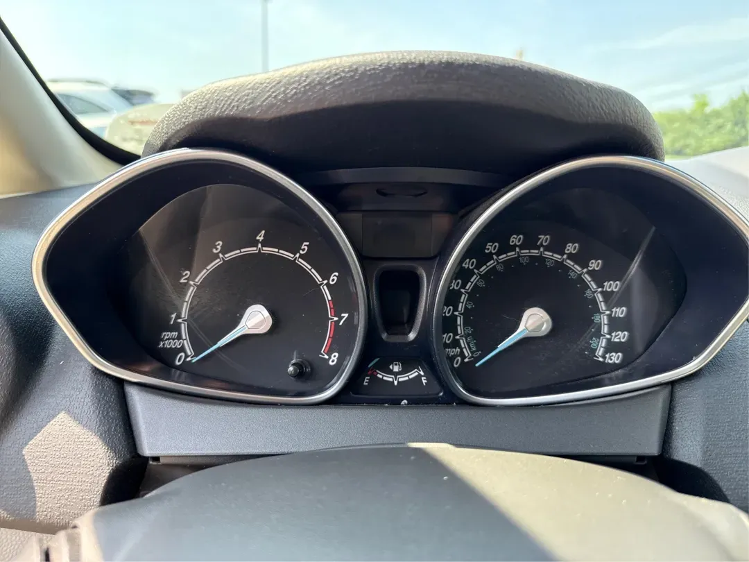 2015 Ford Fiesta SE (3FADP4BJ4FM) with an EcoBoost 1L I-3 gasoline direct injection engine, located at 8750 N County Rd 25A, Piqua, OH, 45356, (937) 908-9800, 40.164391, -84.232513 - **Discover Adventure and Style with the 2015 Ford Fiesta SE at Advantage Car and Credit in Fairborn, OH!**<br /> <br /> Are you ready to elevate your daily commute or weekend adventures? The 2015 Ford Fiesta SE is the ideal sedan for budget-conscious buyers seeking a reliable and stylish companion. - Photo#15