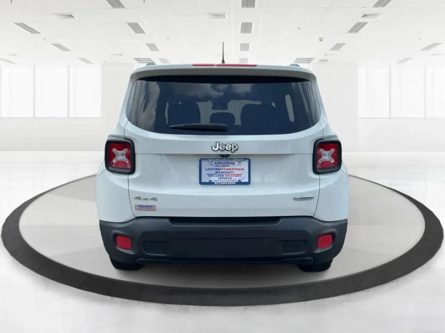 2015 Jeep Renegade Latitude (ZACCJBBTXFP) with an Other engine, located at 8750 N County Rd 25A, Piqua, OH, 45356, (937) 908-9800, 40.164391, -84.232513 - **Adventure Awaits with the 2015 Jeep Renegade Latitude Perfect for Your Next Journey!**<br /> <br /> Are you ready to embrace the open road? Whether you're planning a weekend getaway to Hocking Hills, dropping the kids off at school, or simply commuting through Fairborn, OH, the 2015 Jeep Renegade - Photo#3