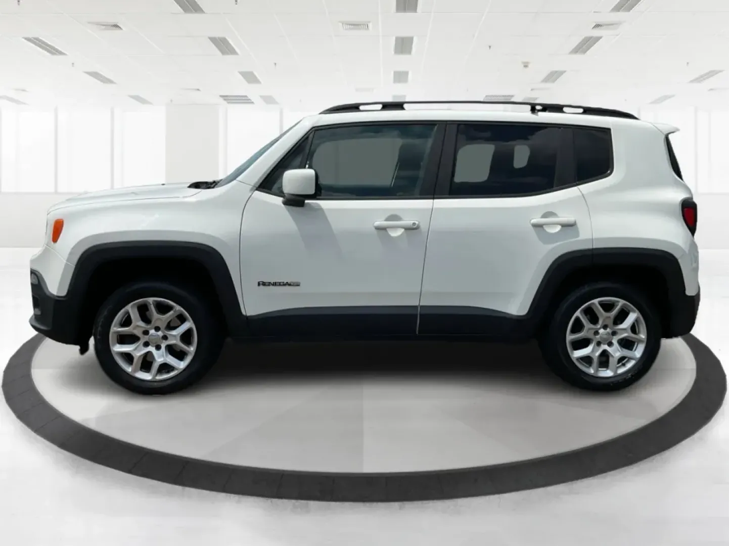2015 Jeep Renegade Latitude (ZACCJBBTXFP) with an Other engine, located at 8750 N County Rd 25A, Piqua, OH, 45356, (937) 908-9800, 40.164391, -84.232513 - **Adventure Awaits with the 2015 Jeep Renegade Latitude Perfect for Your Next Journey!**<br /> <br /> Are you ready to embrace the open road? Whether you're planning a weekend getaway to Hocking Hills, dropping the kids off at school, or simply commuting through Fairborn, OH, the 2015 Jeep Renegade - Photo#5