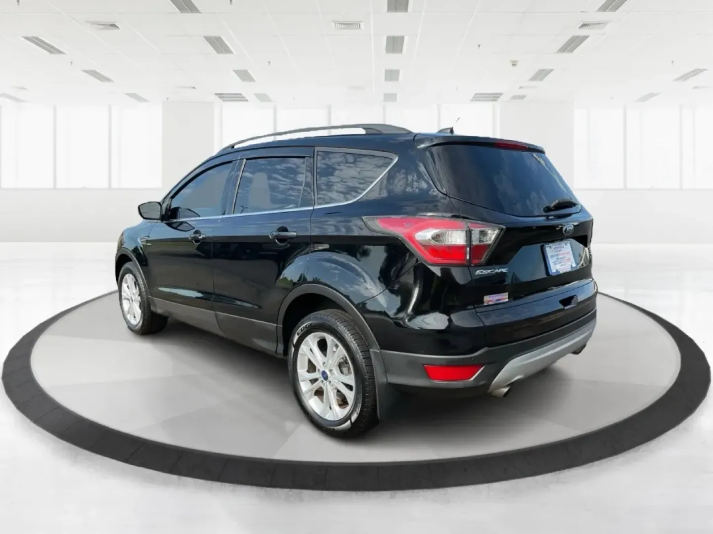 2017 Ford Escape SE (1FMCU9G9XHU) with an Other engine, located at 401 Woodman Dr, Riverside, OH, 45431, (937) 908-9800, 39.760899, -84.123421 - Are you ready to elevate your daily commute or embark on weekend adventures with family and friends? Introducing the 2017 Ford Escape SE, a versatile SUV that combines style, comfort, and functionality for those who demand more from their vehicle. Perfect for budget-conscious buyers or anyone seekin - Photo#4