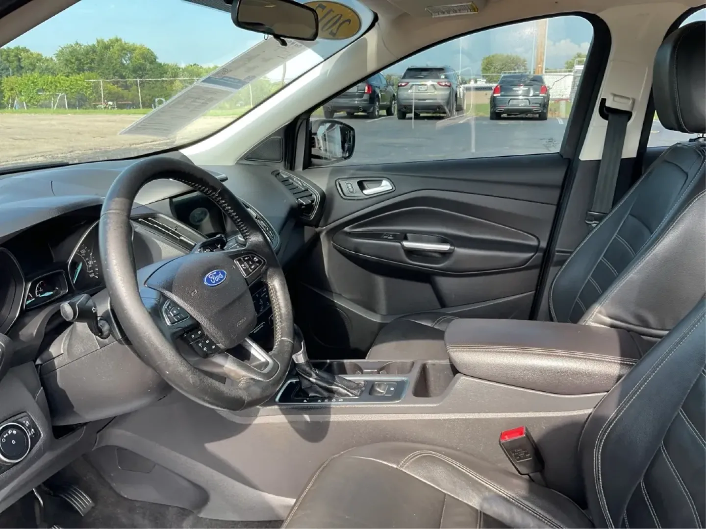 2017 Ford Escape SE (1FMCU9G9XHU) with an Other engine, located at 401 Woodman Dr, Riverside, OH, 45431, (937) 908-9800, 39.760899, -84.123421 - Are you ready to elevate your daily commute or embark on weekend adventures with family and friends? Introducing the 2017 Ford Escape SE, a versatile SUV that combines style, comfort, and functionality for those who demand more from their vehicle. Perfect for budget-conscious buyers or anyone seekin - Photo#9