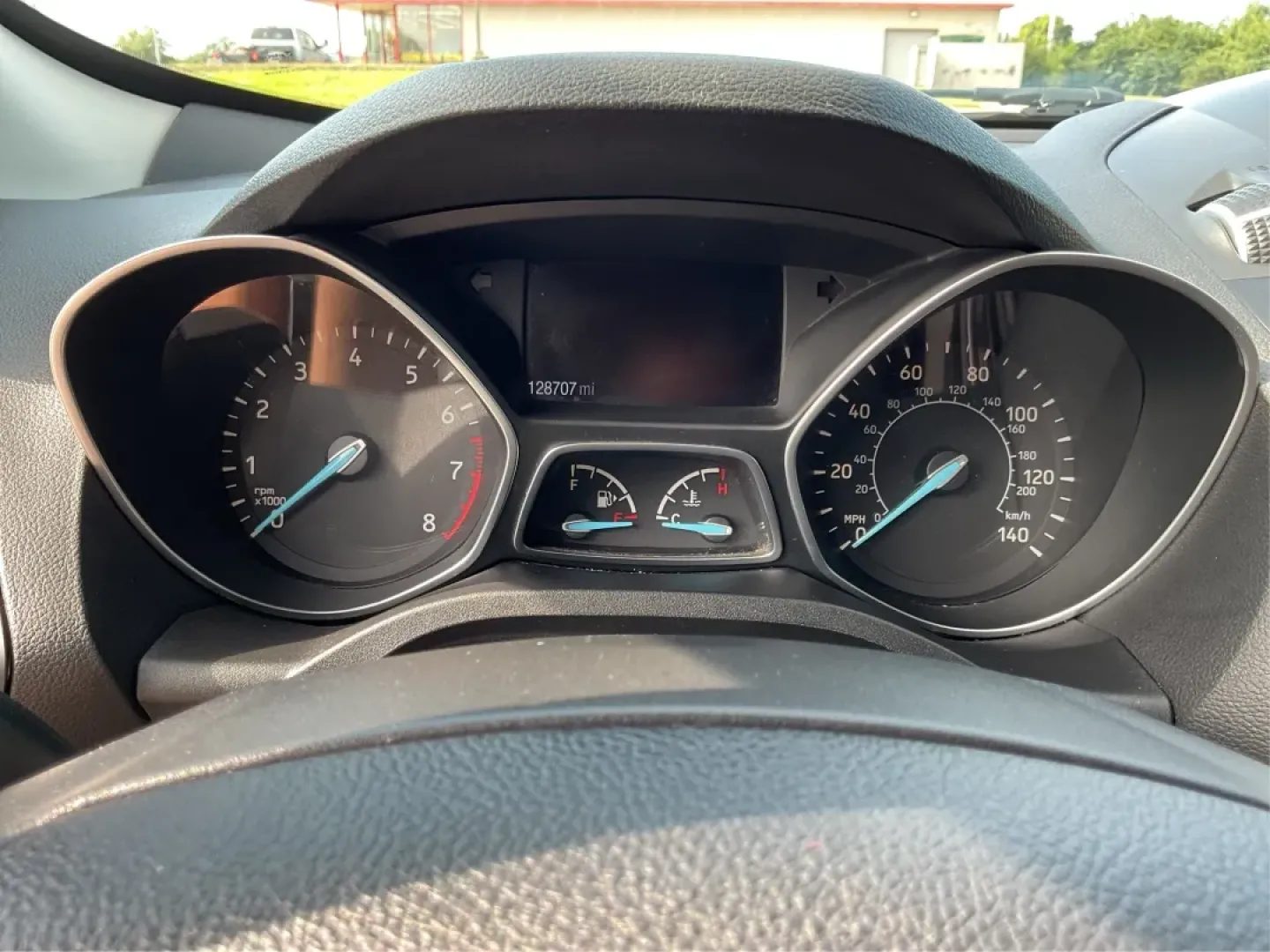 2017 Ford Escape SE (1FMCU9G9XHU) with an Other engine, located at 401 Woodman Dr, Riverside, OH, 45431, (937) 908-9800, 39.760899, -84.123421 - Are you ready to elevate your daily commute or embark on weekend adventures with family and friends? Introducing the 2017 Ford Escape SE, a versatile SUV that combines style, comfort, and functionality for those who demand more from their vehicle. Perfect for budget-conscious buyers or anyone seekin - Photo#15