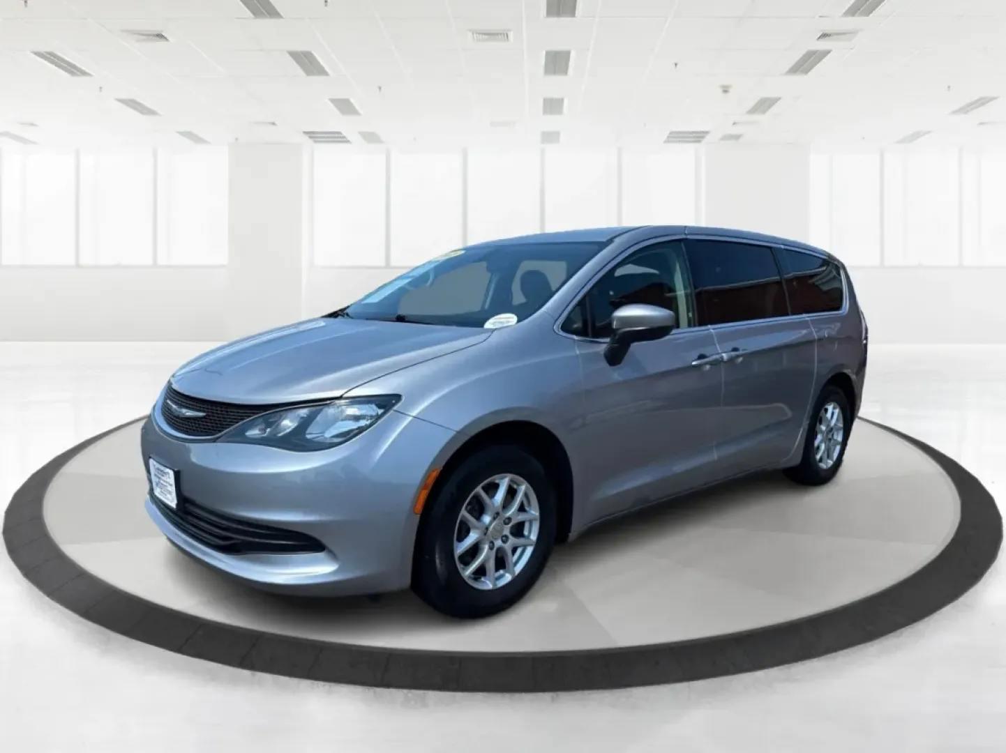 2018 Chrysler Pacifica Touring (2C4RC1DG2JR) with an 3.6L V-6 DOHC engine, located at 1951 S Dayton Lakeview Rd., New Carlisle, OH, 45344, (937) 908-9800, 39.890999, -84.050255 - Discover the ultimate family vehicle that perfectly balances comfort, space, and versatility-the 2018 Chrysler Pacifica Touring. Ideal for growing families and those who crave adventure, this passenger van is ready to take you on unforgettable road trips or to simply navigate the daily grind in styl - Photo#8